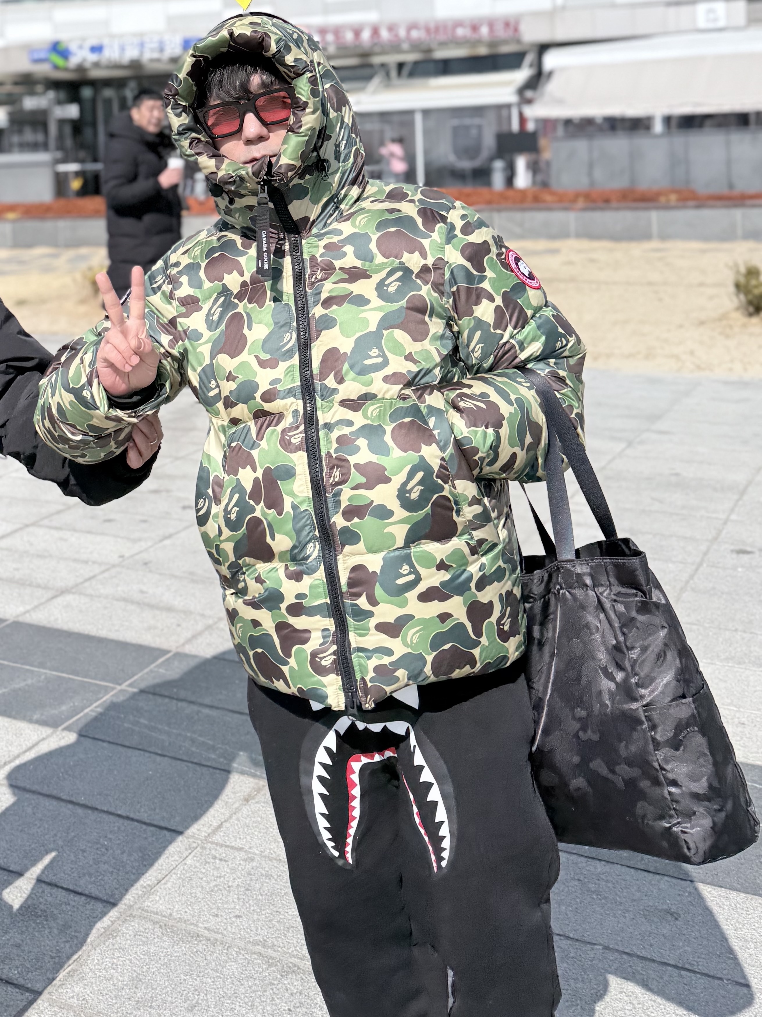 Canada Goose x BAPE Crofton Puffer Green 착용 스타일