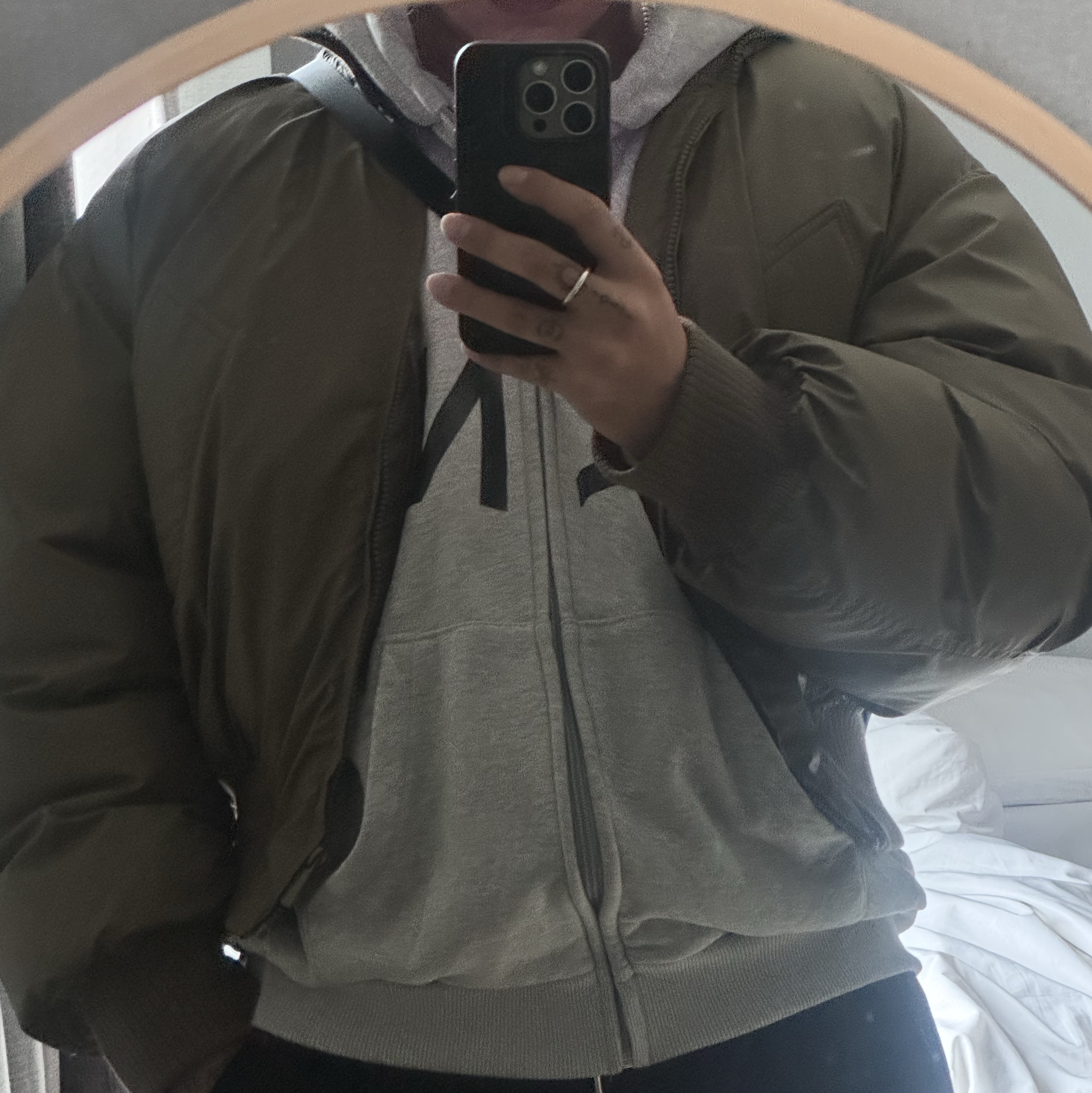 Yeezy HD-10 Grey - Korea Limited, Arc'teryx Mantis 1 Waistpack Black 착용 스타일 - 1