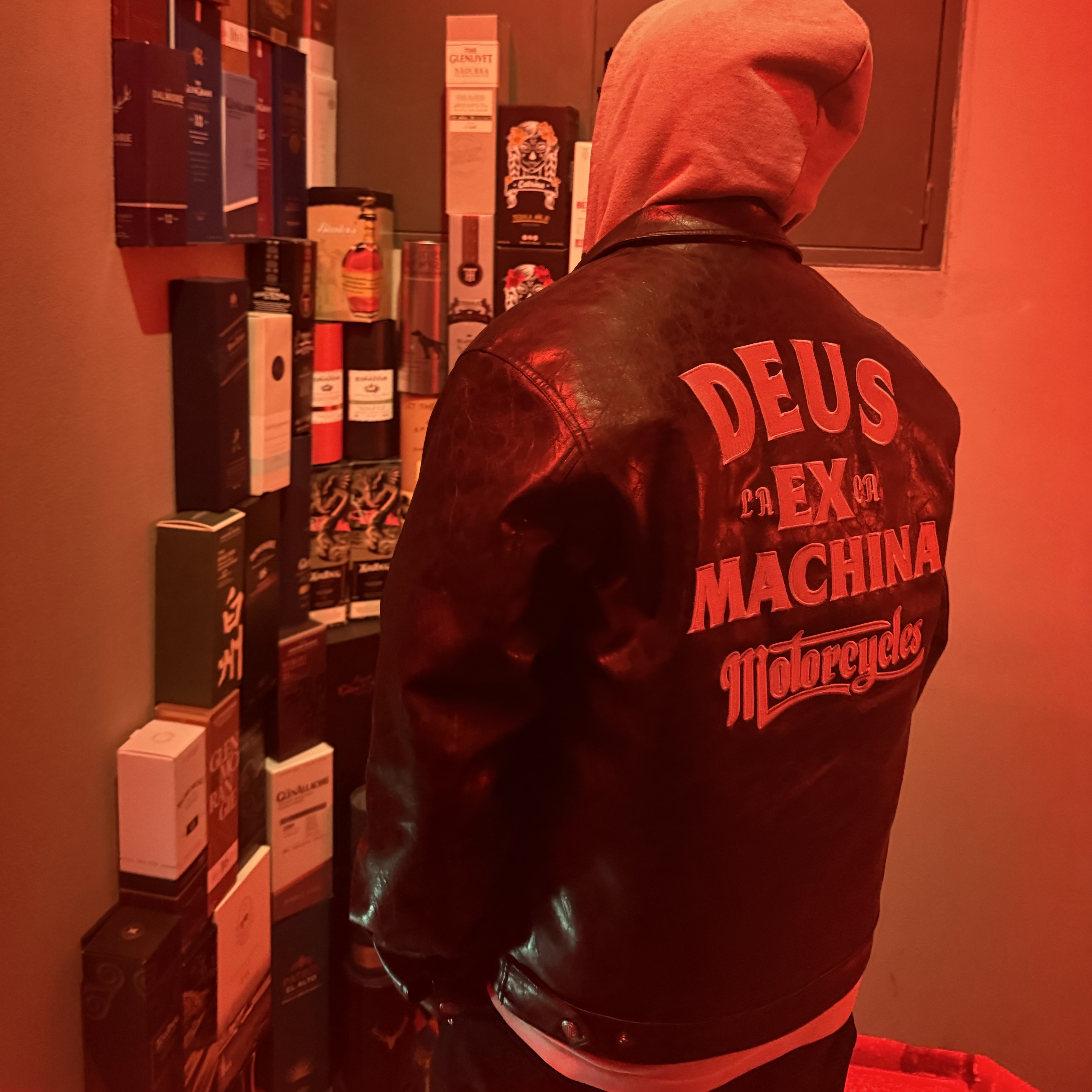 Deus Ex Machina Rider’s Friend Jacket Black 착용 스타일