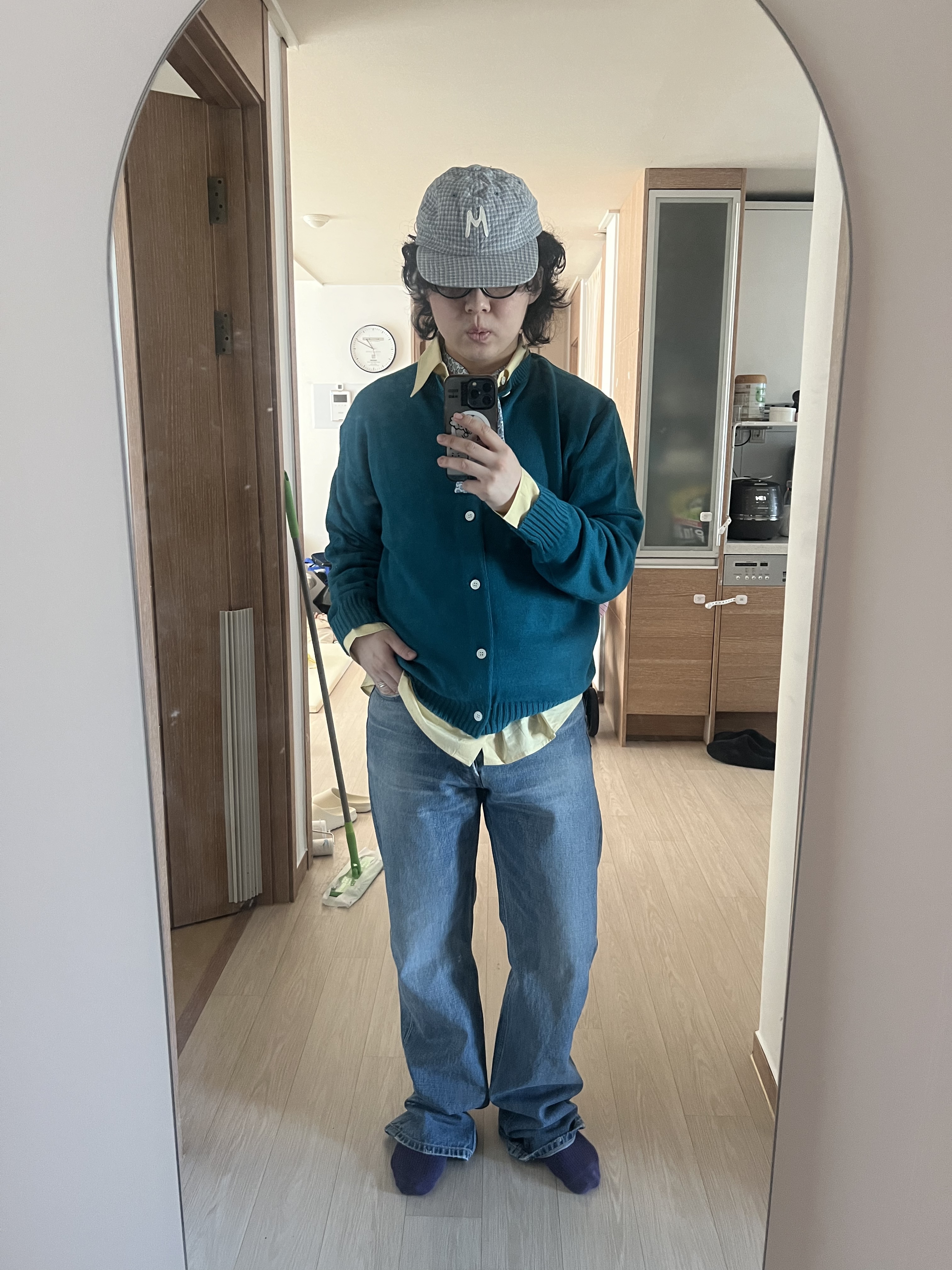 Noun Daily Shirts Acacia, Noun Essential Crew Neck Cardigan Turquoise 착용 스타일 - 2