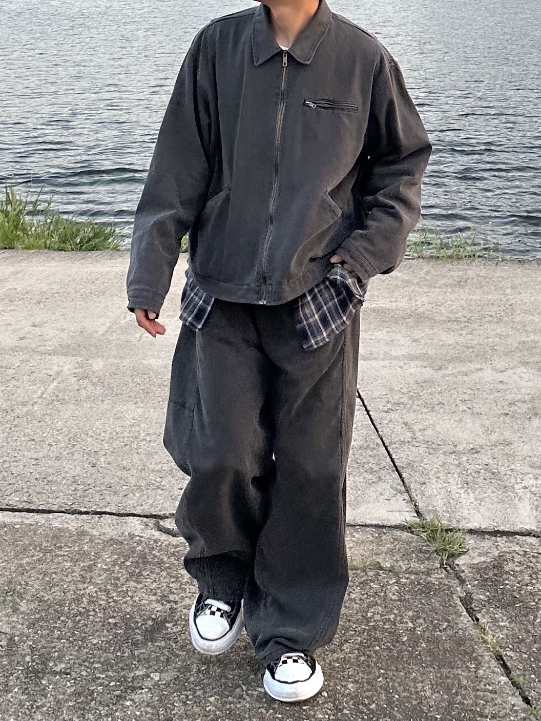 Maison Mihara Yasuhiro Peterson OG Sole Canvas Low Sneakers Black, Maison Mihara Yasuhiro Peterson23 OG Sole Canvas Low-top Sneakers Black 착용 스타일 - 3