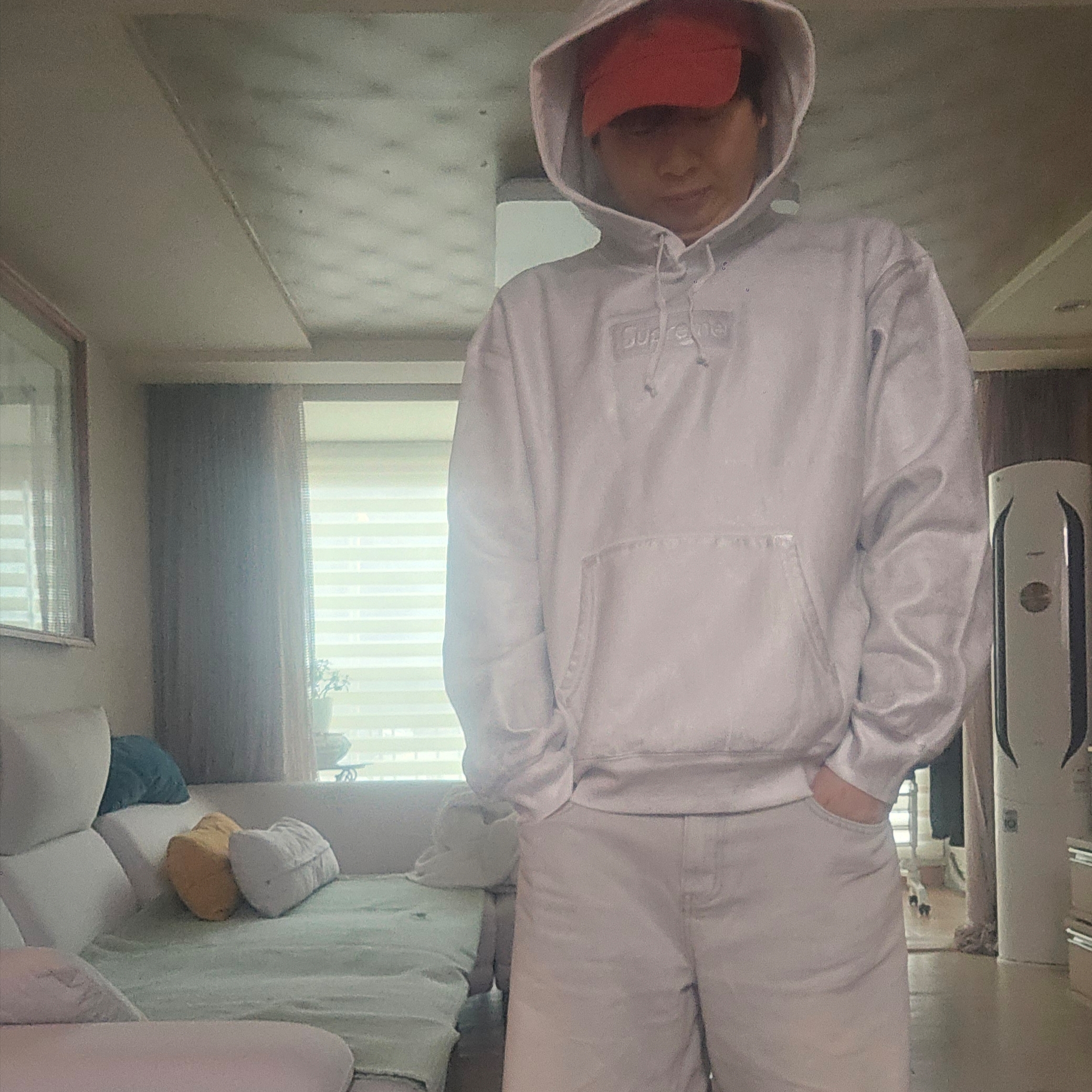 Supreme x MM6 Maison Margiela Foil Box Logo Hooded Sweatshirt White - 24SS, Millo Archive Reflect Curved Pants Ice Blue 착용 스타일