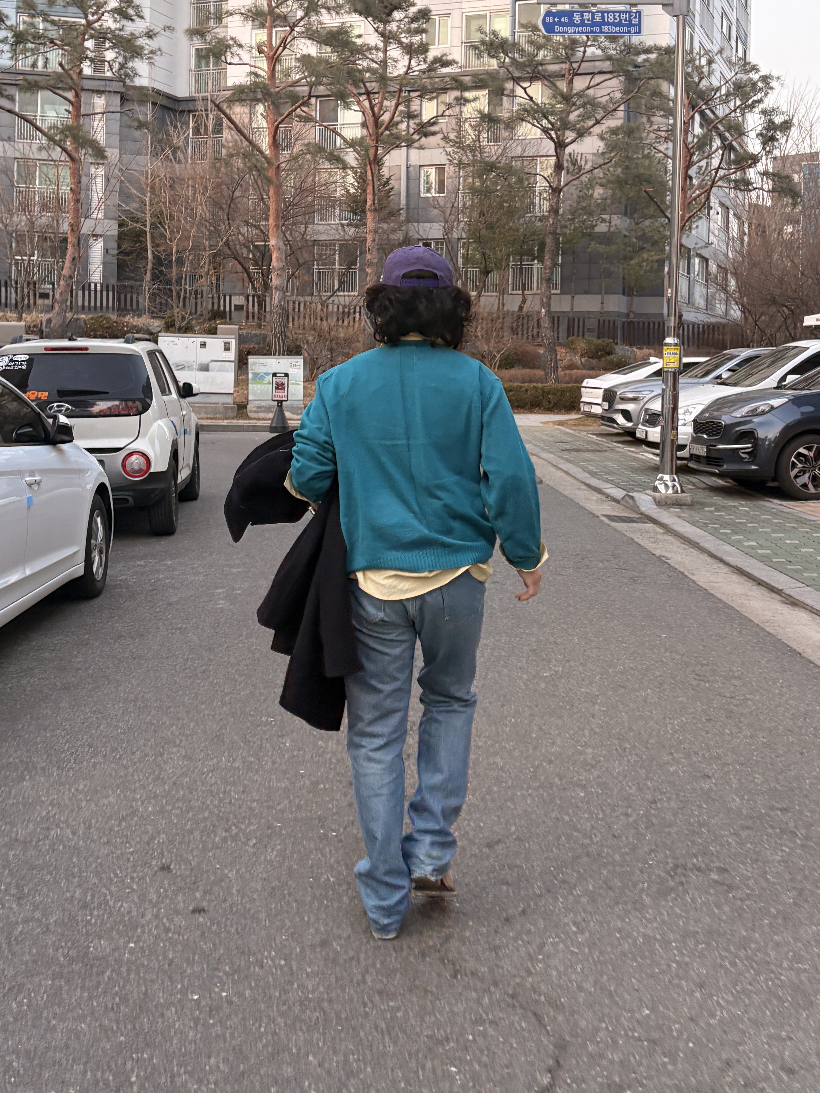 Noun Daily Shirts Acacia, Noun Essential Crew Neck Cardigan Turquoise 착용 스타일 - 4