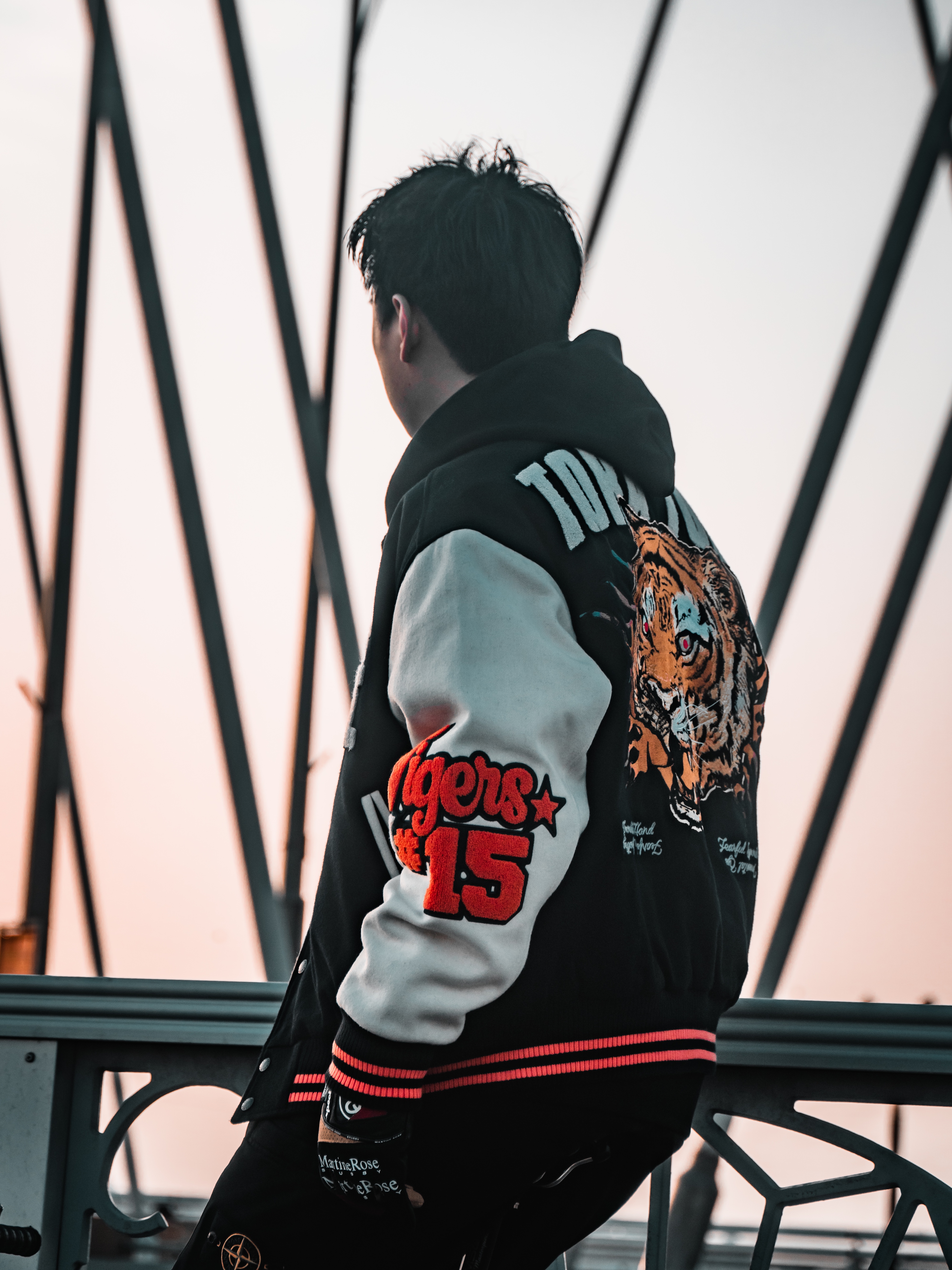 Palace Tora Tora Varsity Jacket Navy - 25SS, Stussy x Martine Rose Driving Gloves 착용 스타일 - 1