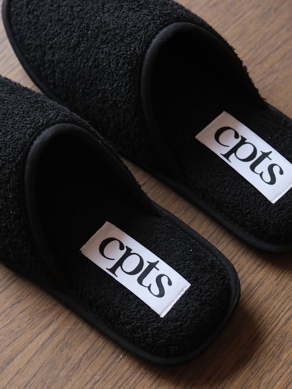 [3% 적립] CPTS TERRY HOME SLIPPER BLACK 착용 스타일 - 2