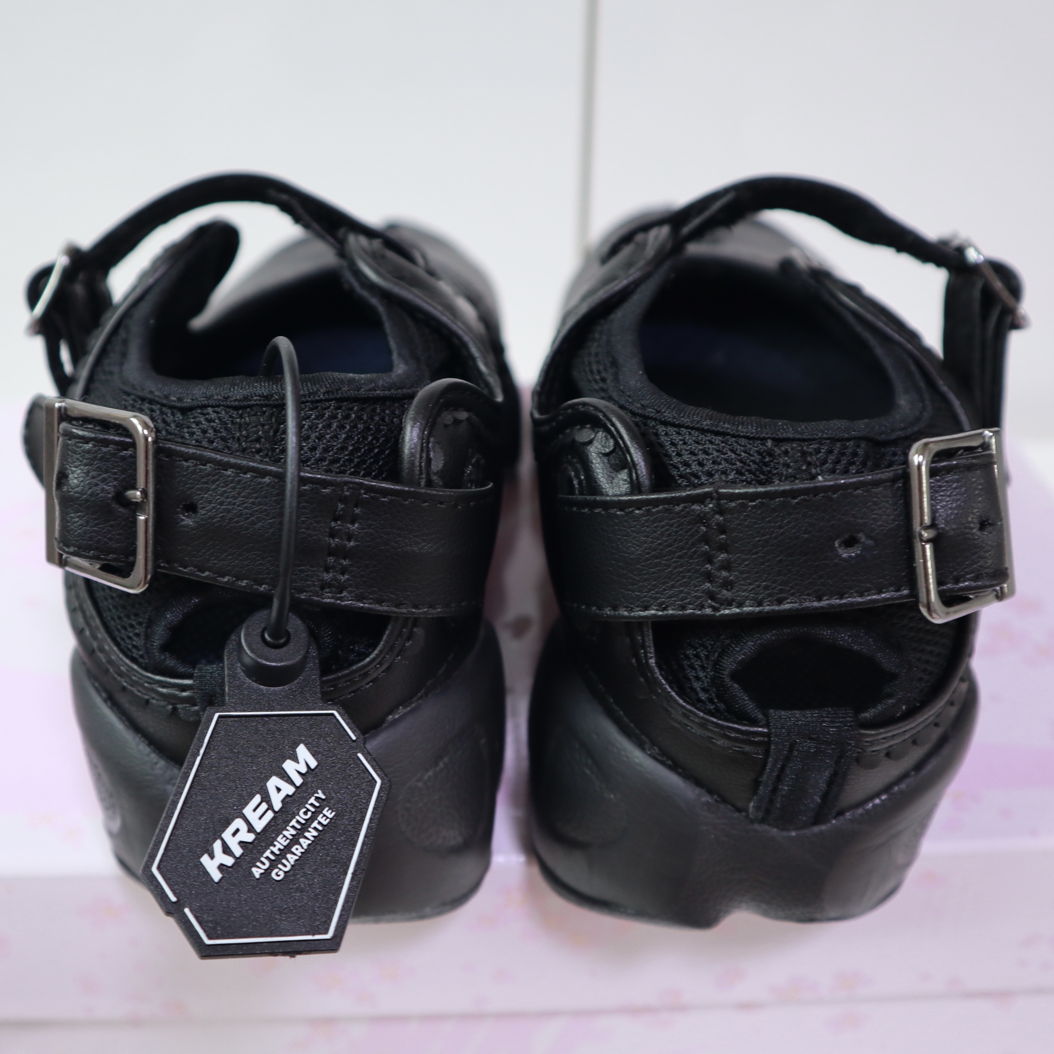 (W) Nike Air Rift Breathe Strap Black 착용 스타일 - 3