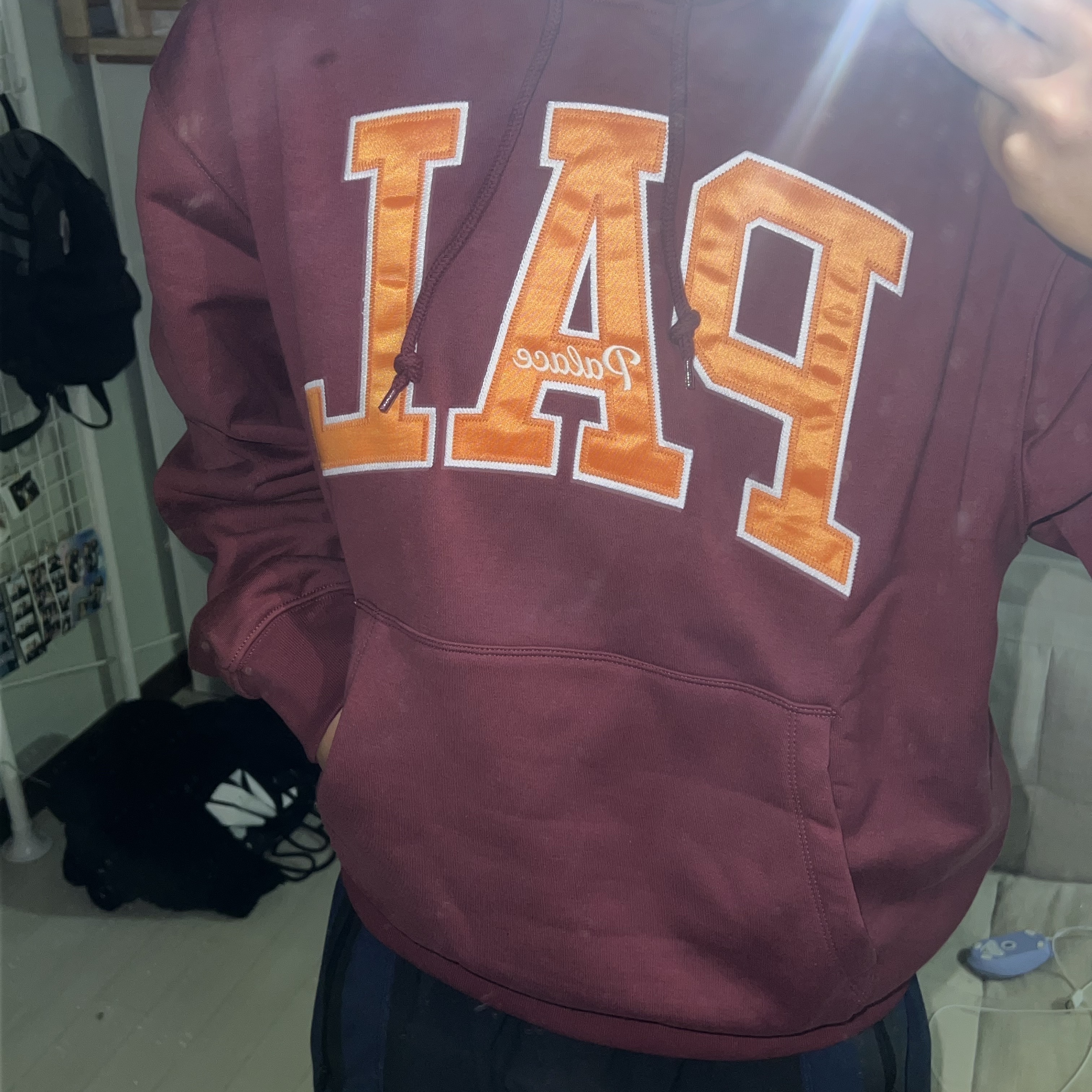 Palace x Gap Hood Burgundy - 24SS 착용 스타일 - 1