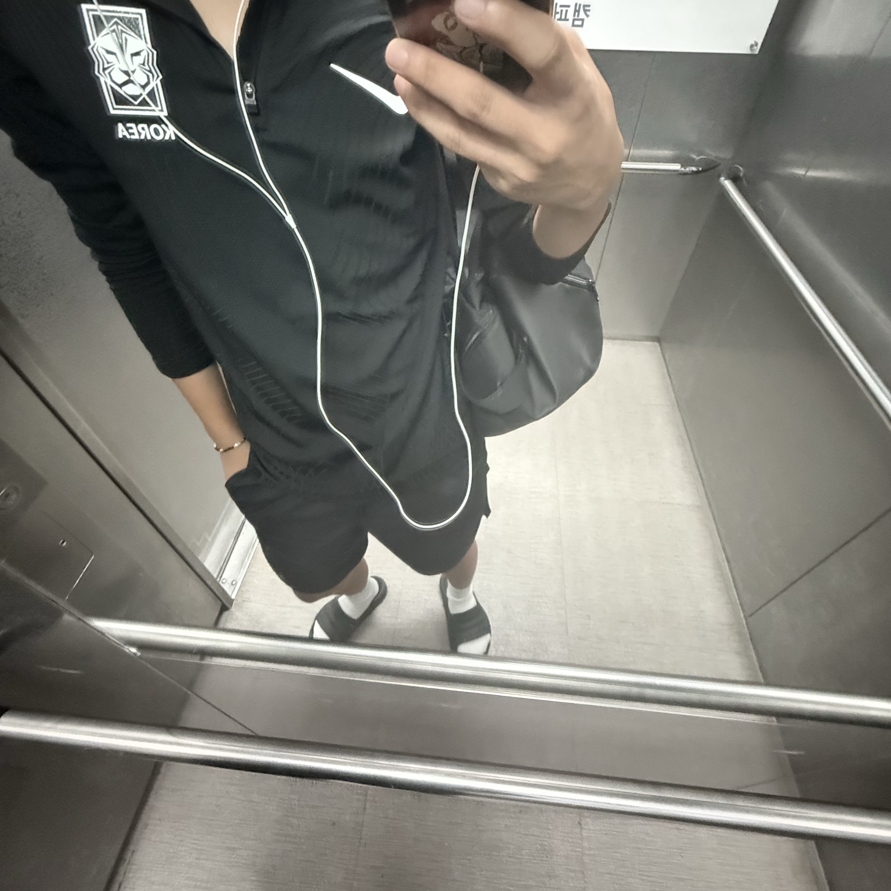 Nike Korea Strike Elite Dri-Fit Knit Soccer Drill Top Black - Asia, Adidas Adilette 22 Grey Five 착용 스타일