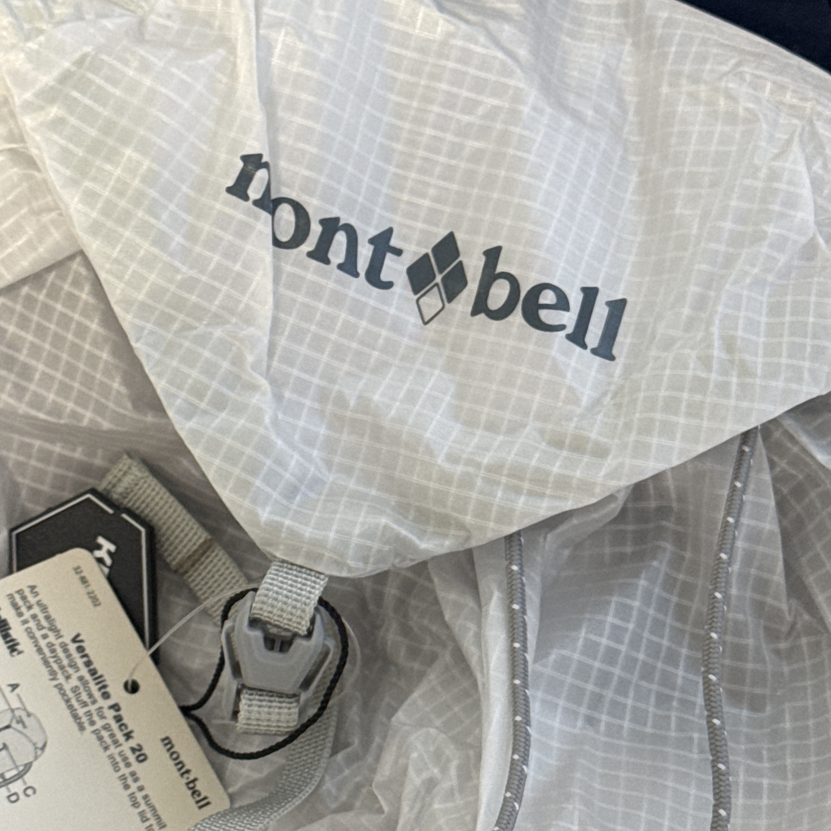 Montbell Versalite Pack 20 Backpack Ice White 착용 스타일