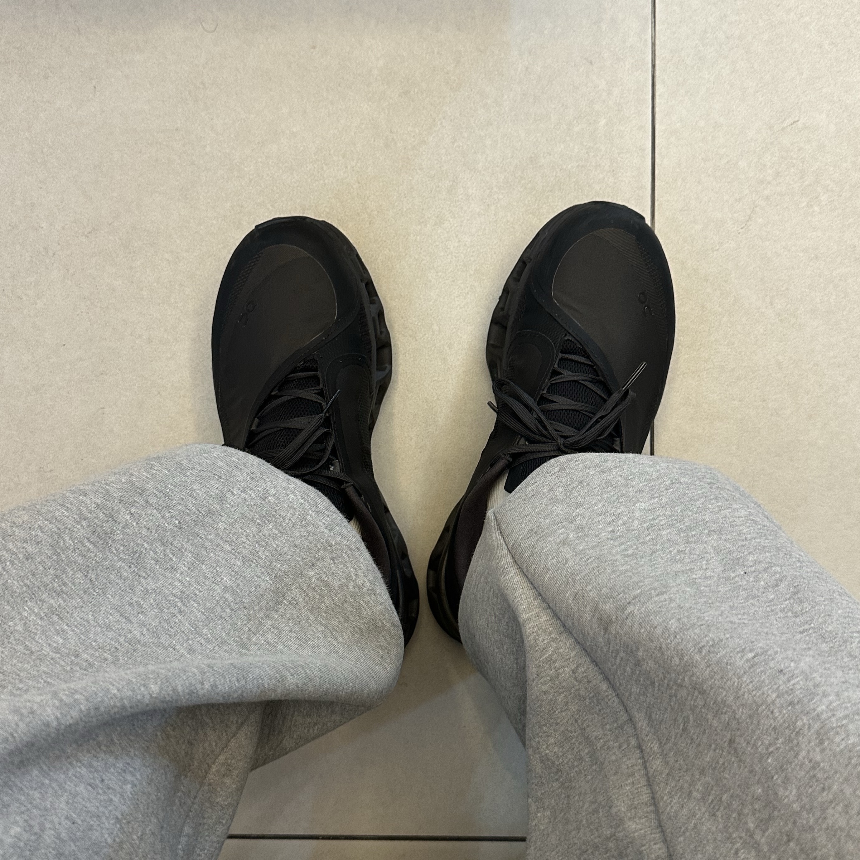 On Running x Post Archive Faction (Paf) Cloudmonster 2 Thorn Brown 착용 스타일