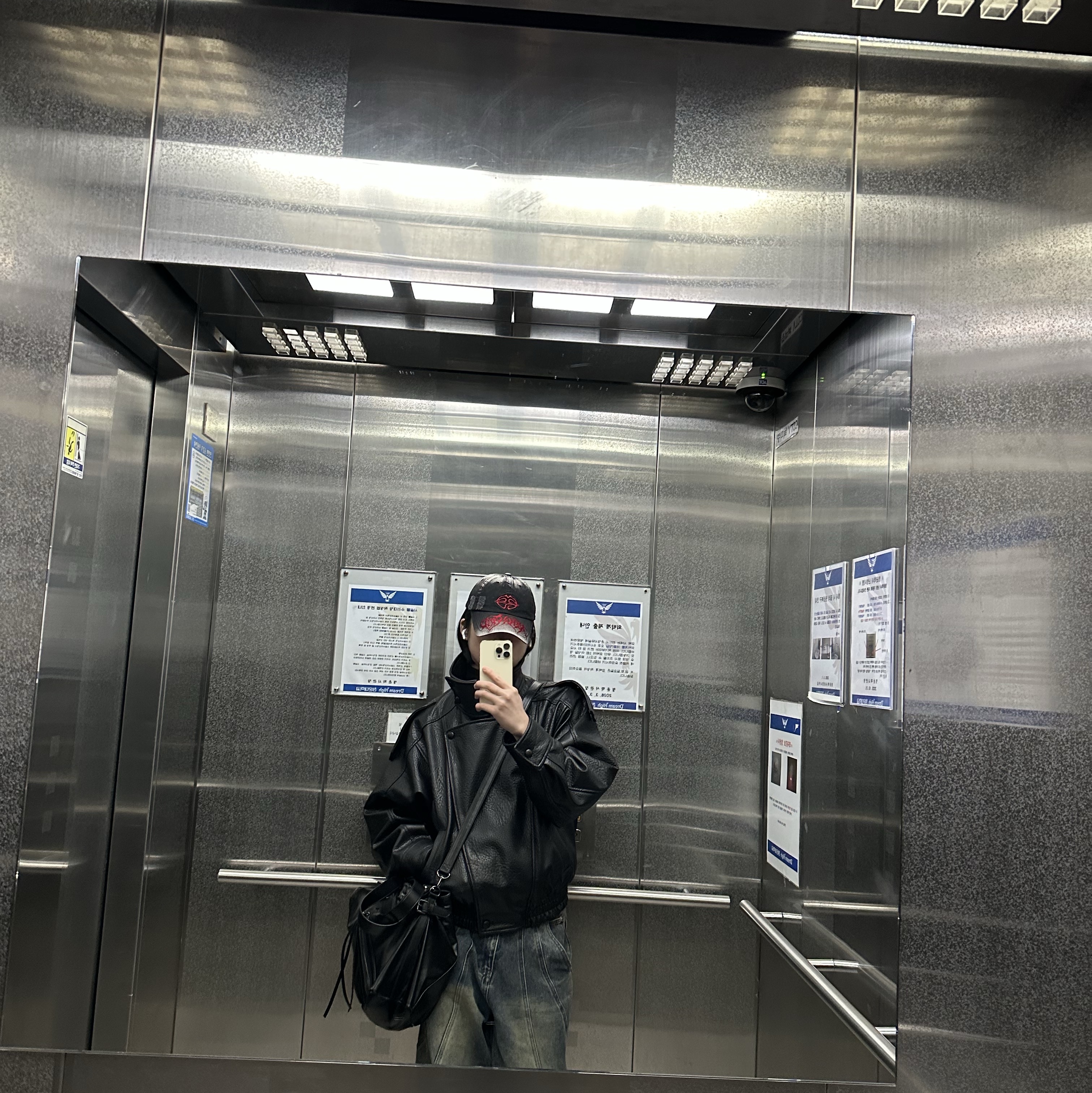 Zara Faux Leather Jacket Black 착용 스타일