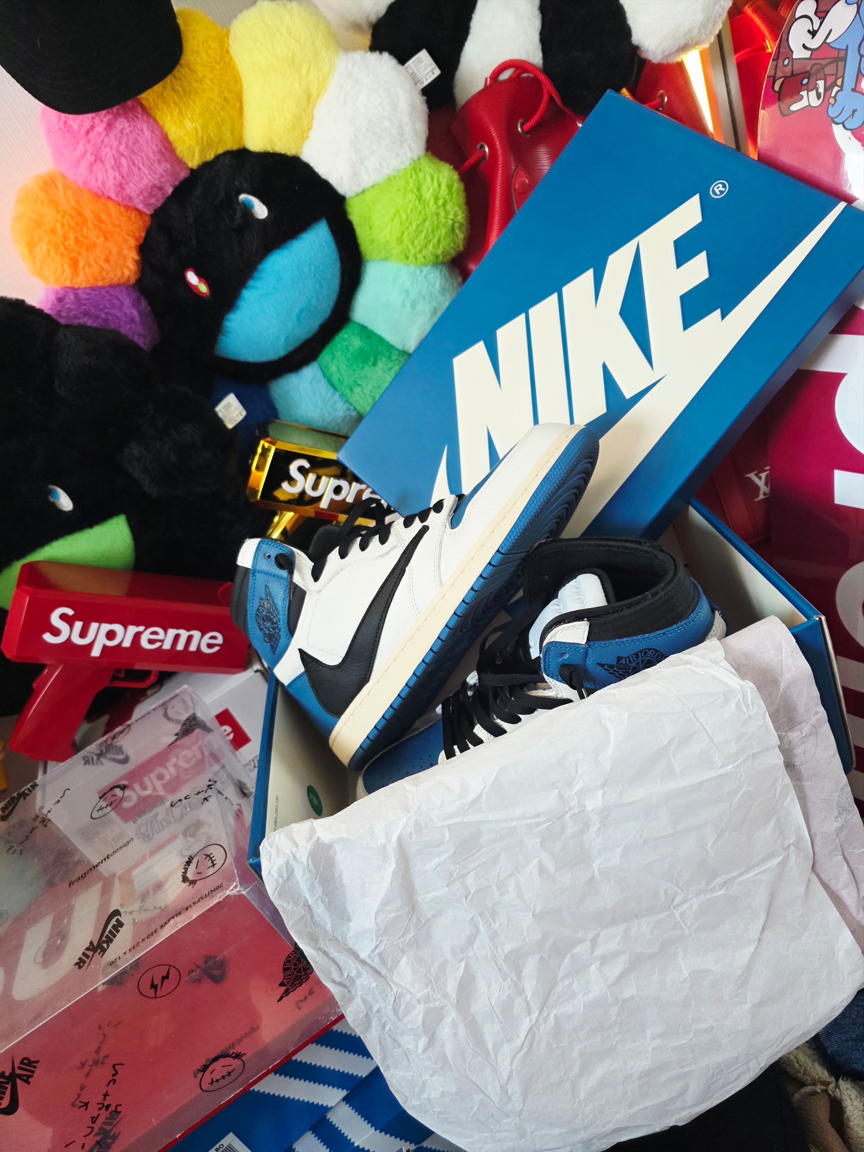 Jordan 1 x Travis Scott x Fragment Retro High OG SP Military Blue 착용 스타일