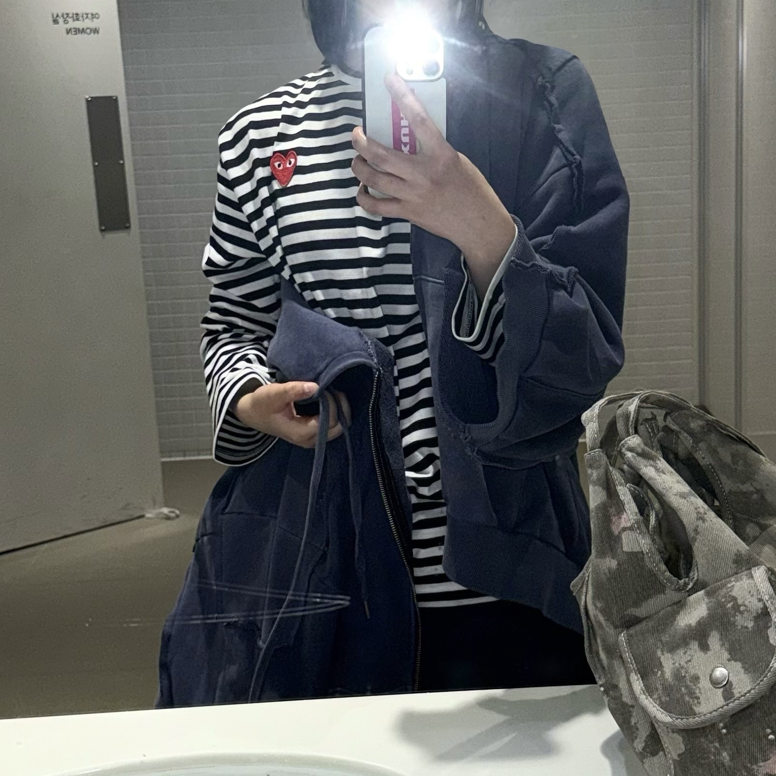 Play Comme des Garcons Striped LS T-Shirt Black White 착용 스타일
