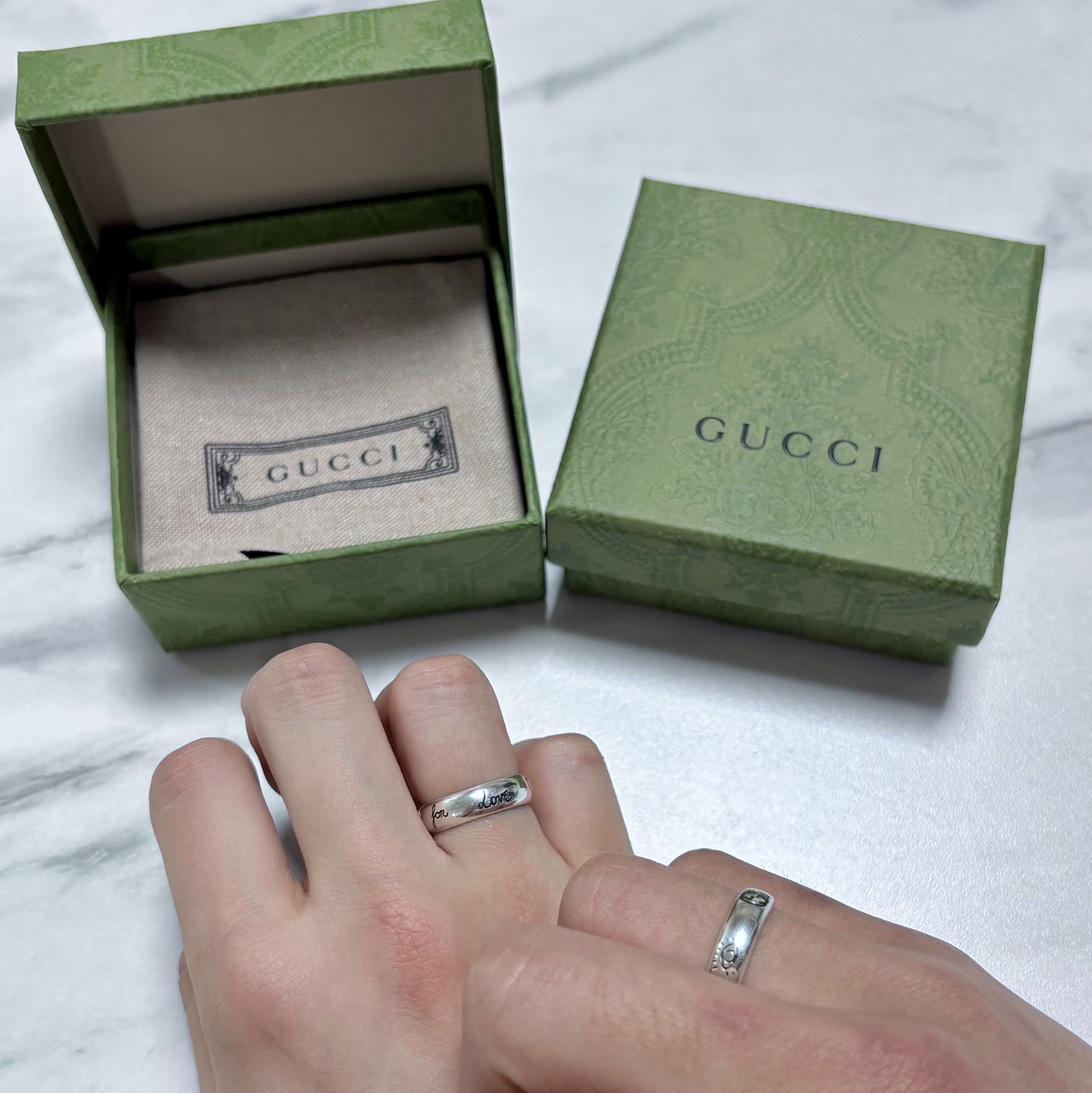 Gucci Blind For Love Ring Silver 착용 스타일 - 3