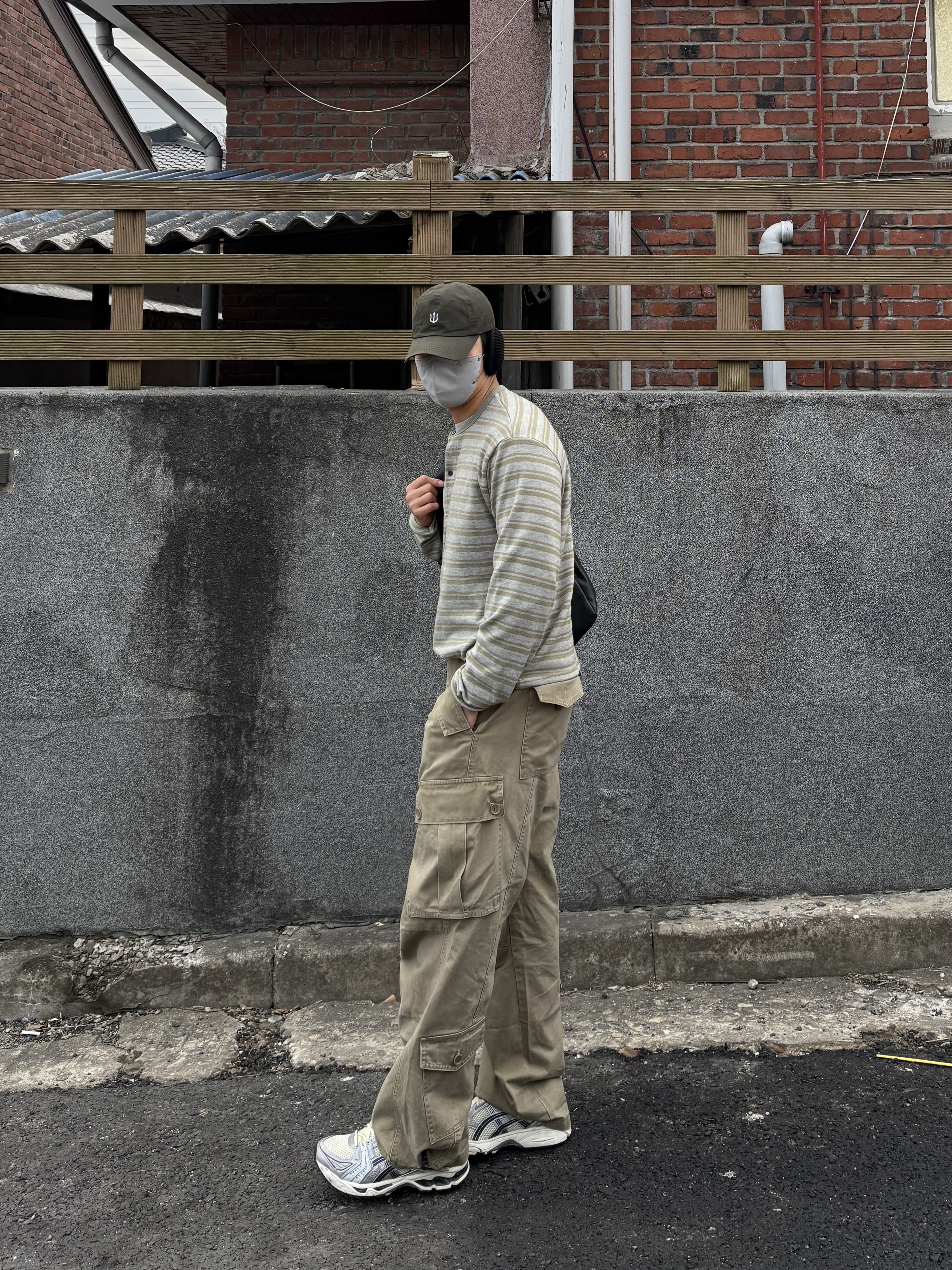 Asics Gel-Kayano 14 Oyster White Steeple Grey, VERUTUM VSH008N Trident Sports Cap Light Khaki 착용 스타일 - 2