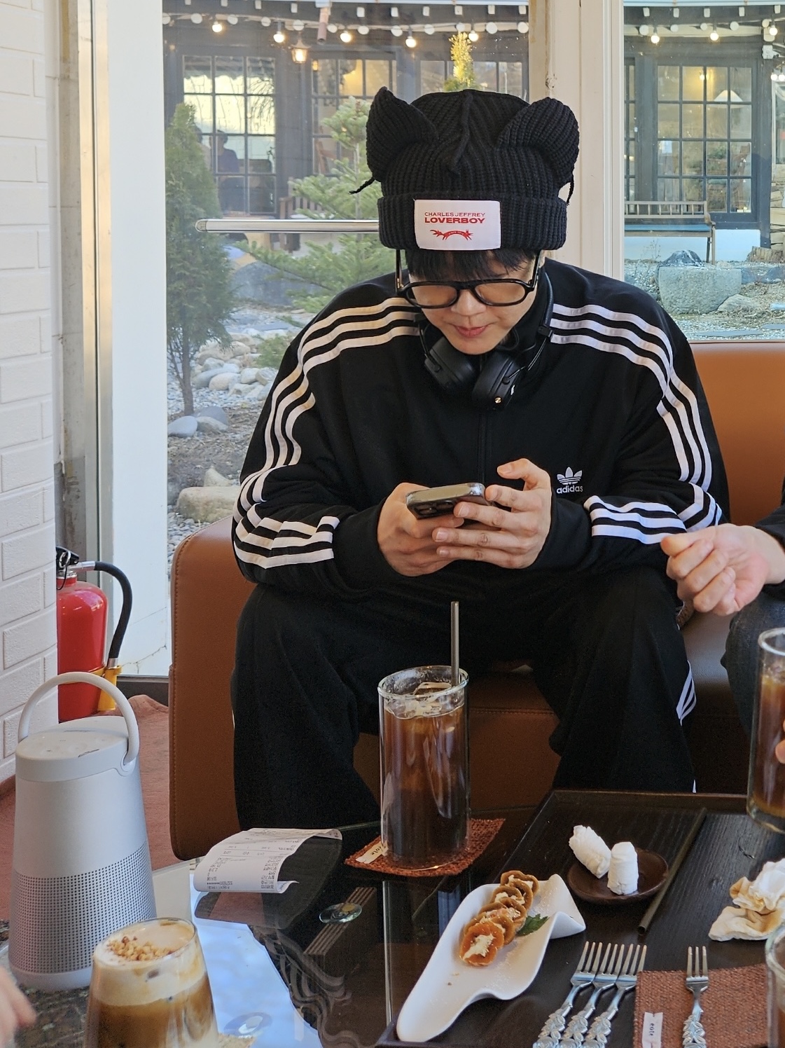 Charles Jeffrey Loverboy Chunky Ears Beanie Black, Marshall Major V Black (Korean Ver.) 착용 스타일 - 4