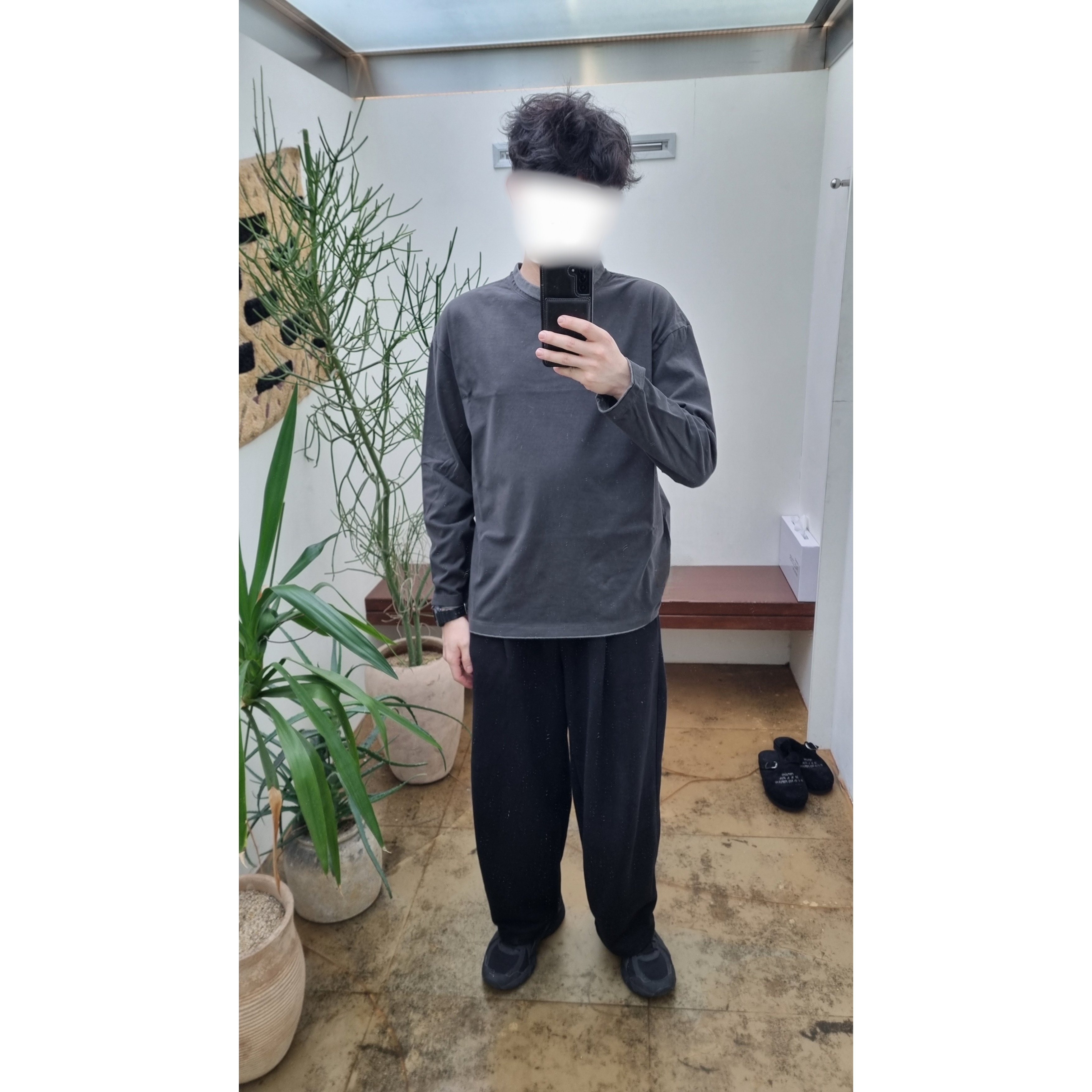 Asics Jog 100 T Black - 4E Extra Wide, Casio G-Shock DW-5600UBB-1DR 착용 스타일 - 1