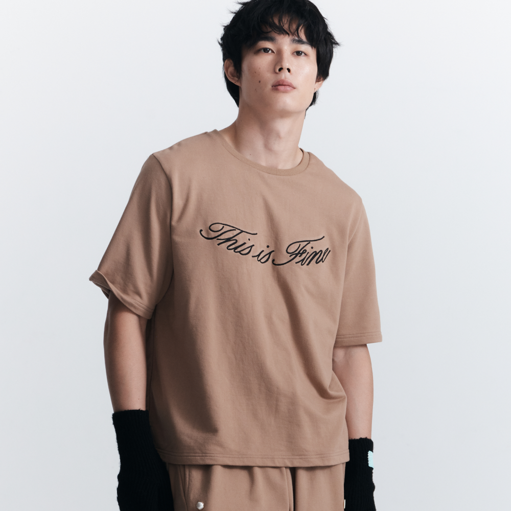 디스이즈파인 오버사이즈드 시그니처 티 카라멜(THIS IS FINE Oversized Signature Tee Caramel) - 2