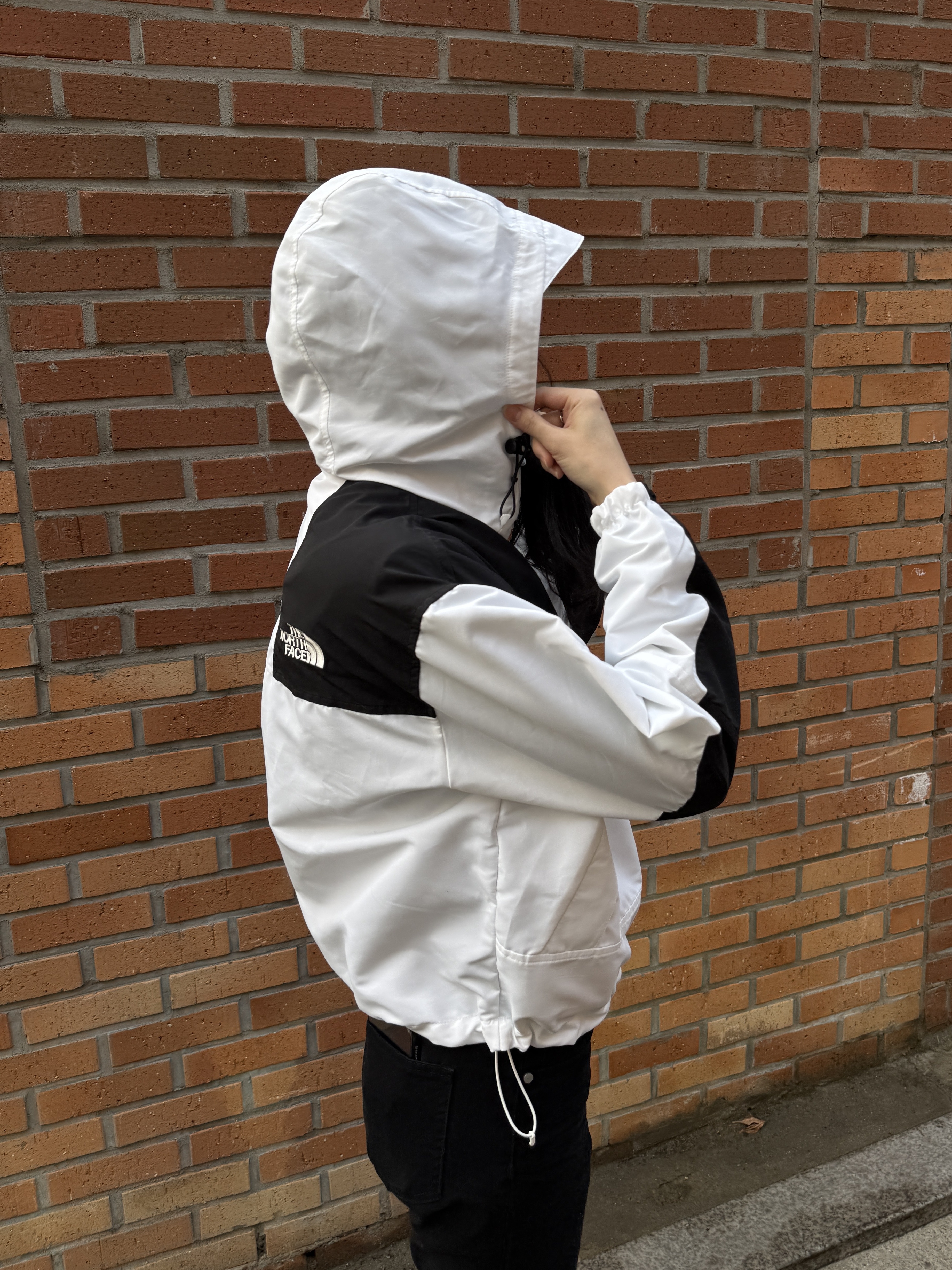 (W) The North Face Mountain Lite Jacket Off White - 25SS, The North Face Mountain Lite Jacket Off White - 25SS 착용 스타일 - 2