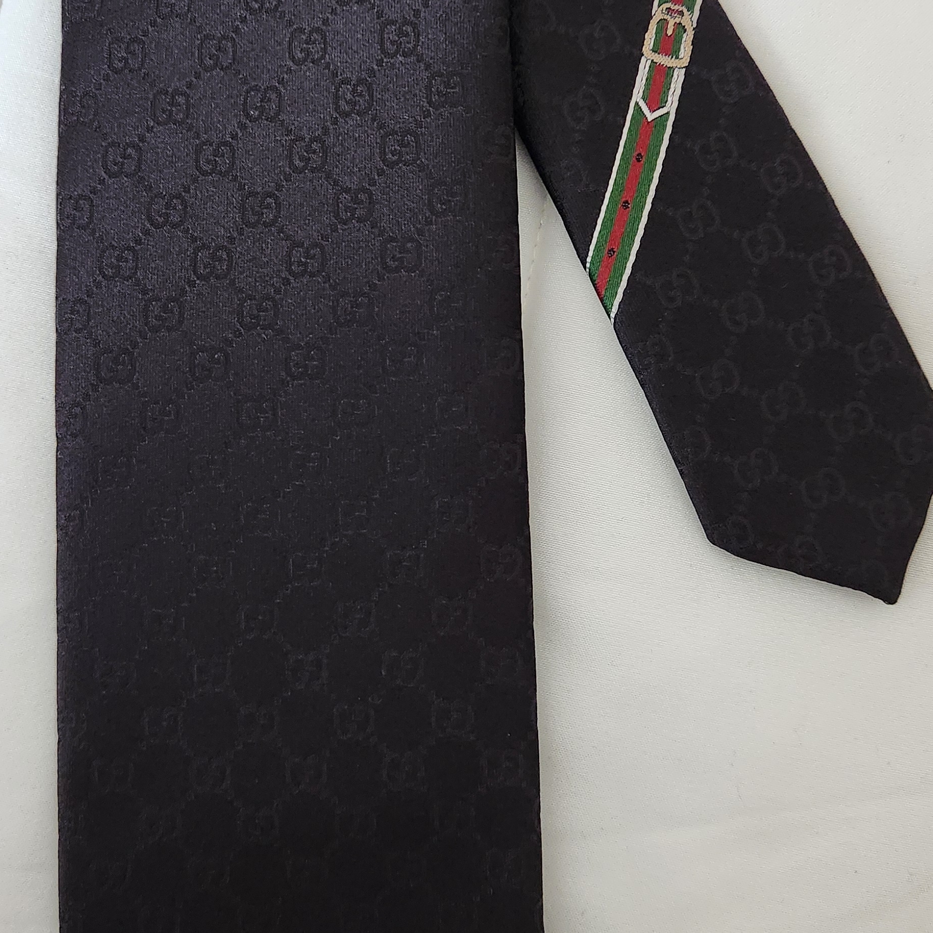 Gucci GG Pattern Silk Tie Black 착용 스타일