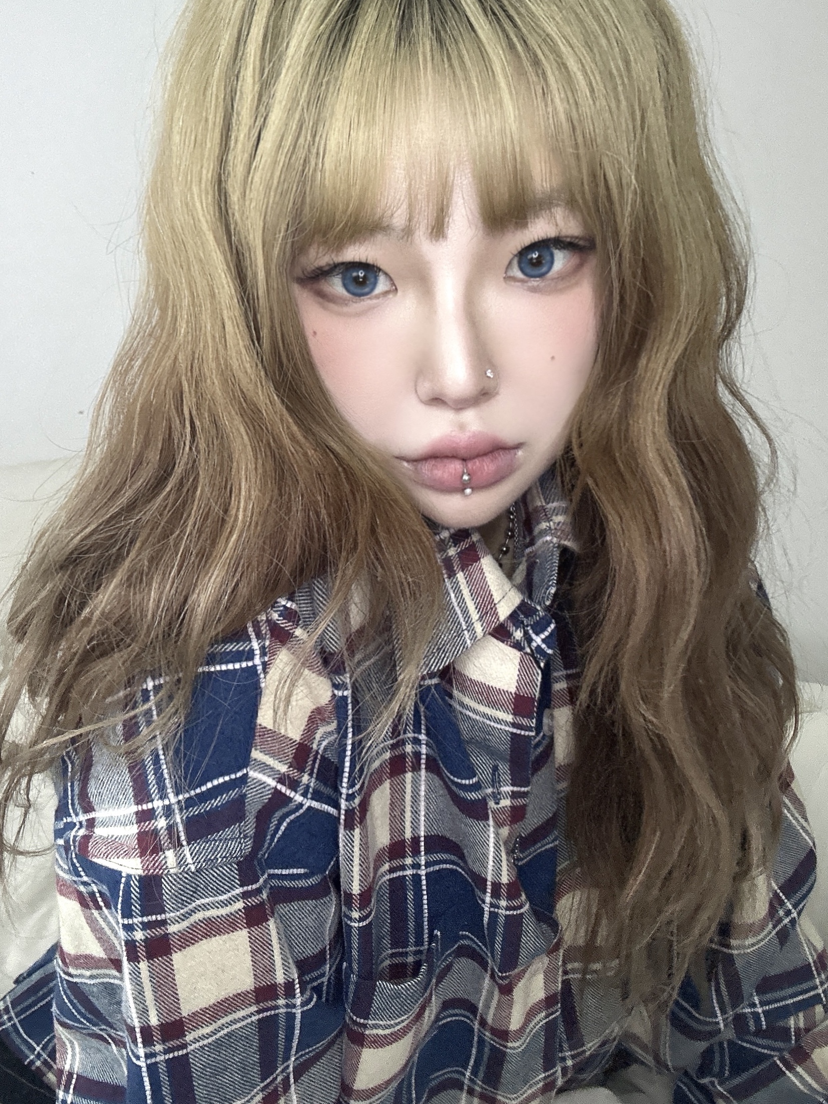 QT8 GARMENTS Rustic Core Flannel Check Shirt Blue 착용 스타일 - 3
