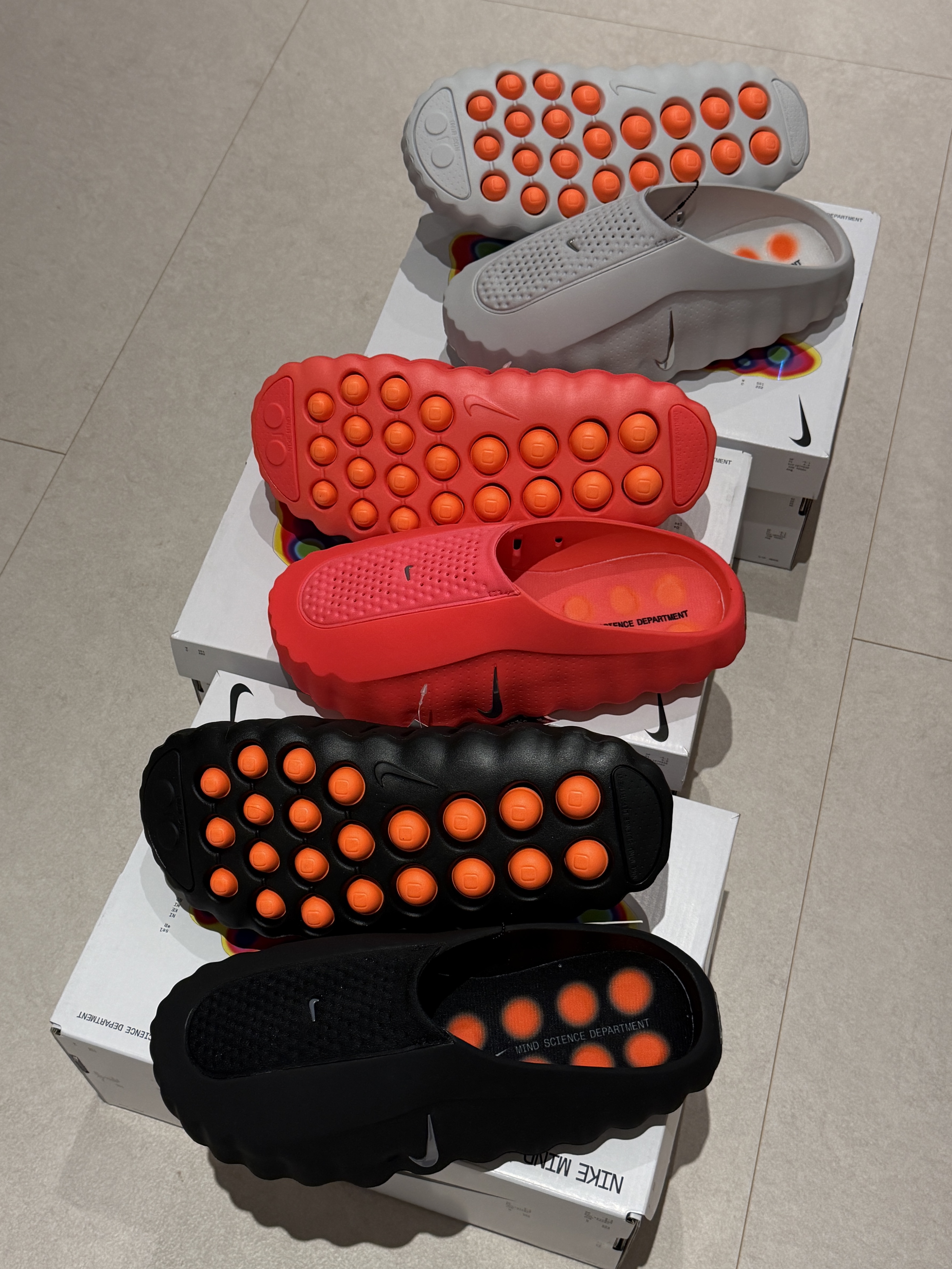 Nike Mind 001 Solar Red Chrome, Nike Mind 001 Light Smoke Grey Chrome 착용 스타일 - 3