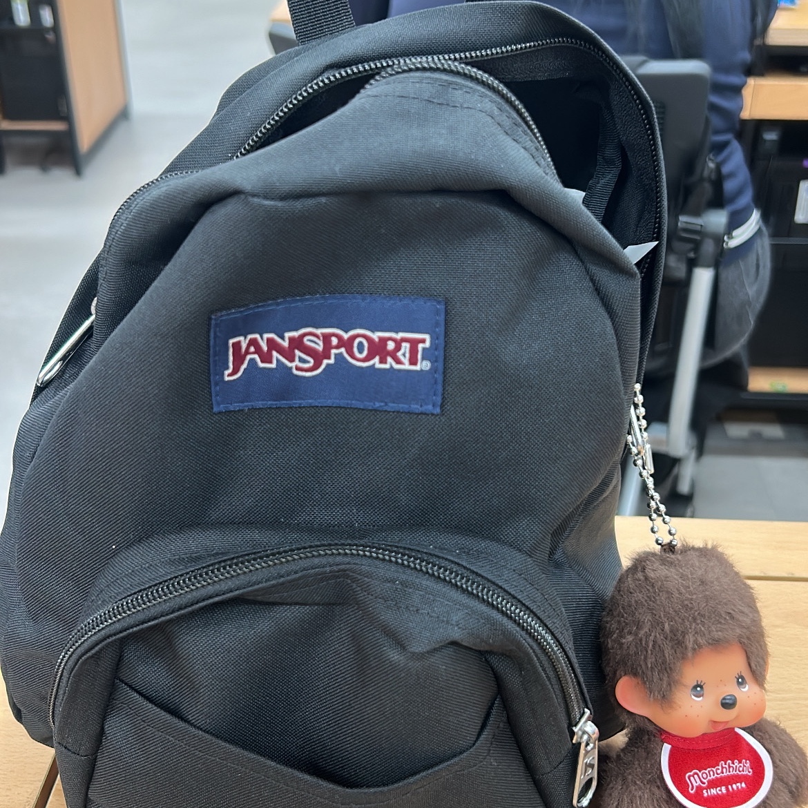Jansport Half Pint Mini Backpack Black 착용 스타일