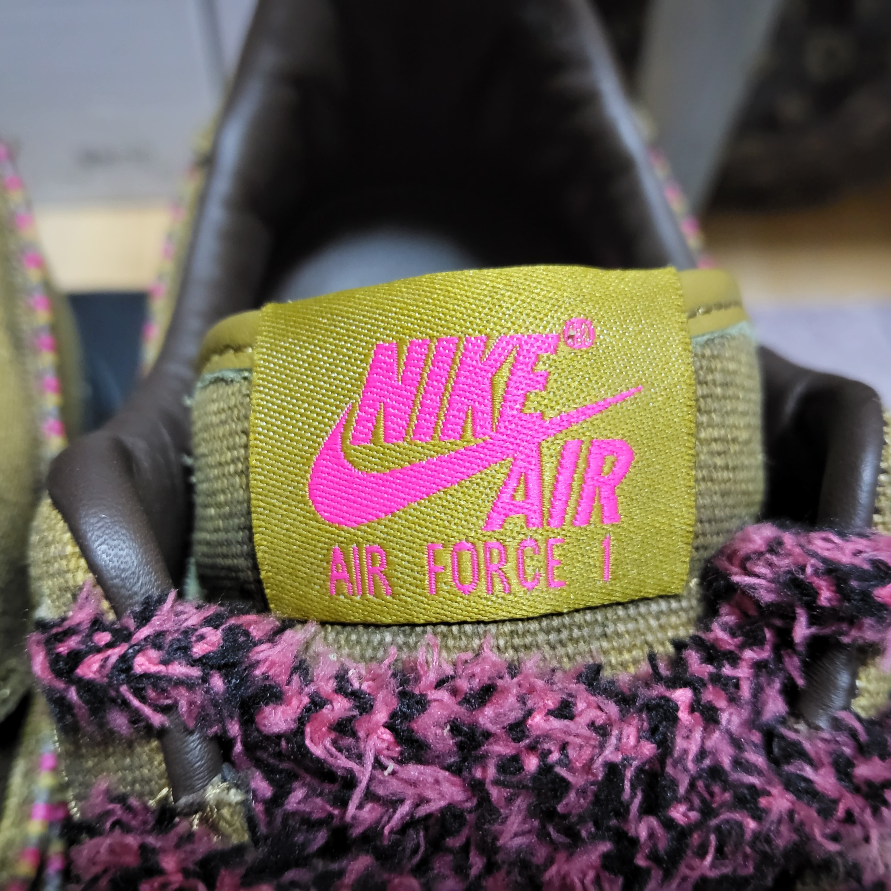 Nike Air Force 1 '07 Low Boucle Baroque Brown and Desert Moss 착용 스타일 - 5