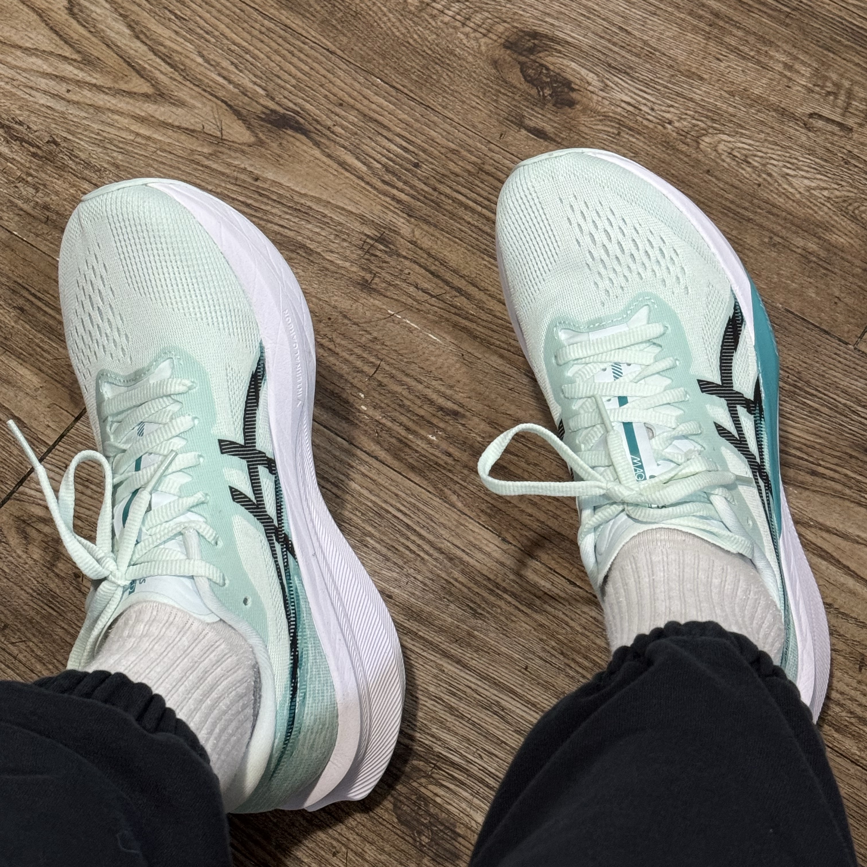 (W) Asics Magic Speed 4 Soothing Sea Black 착용 스타일