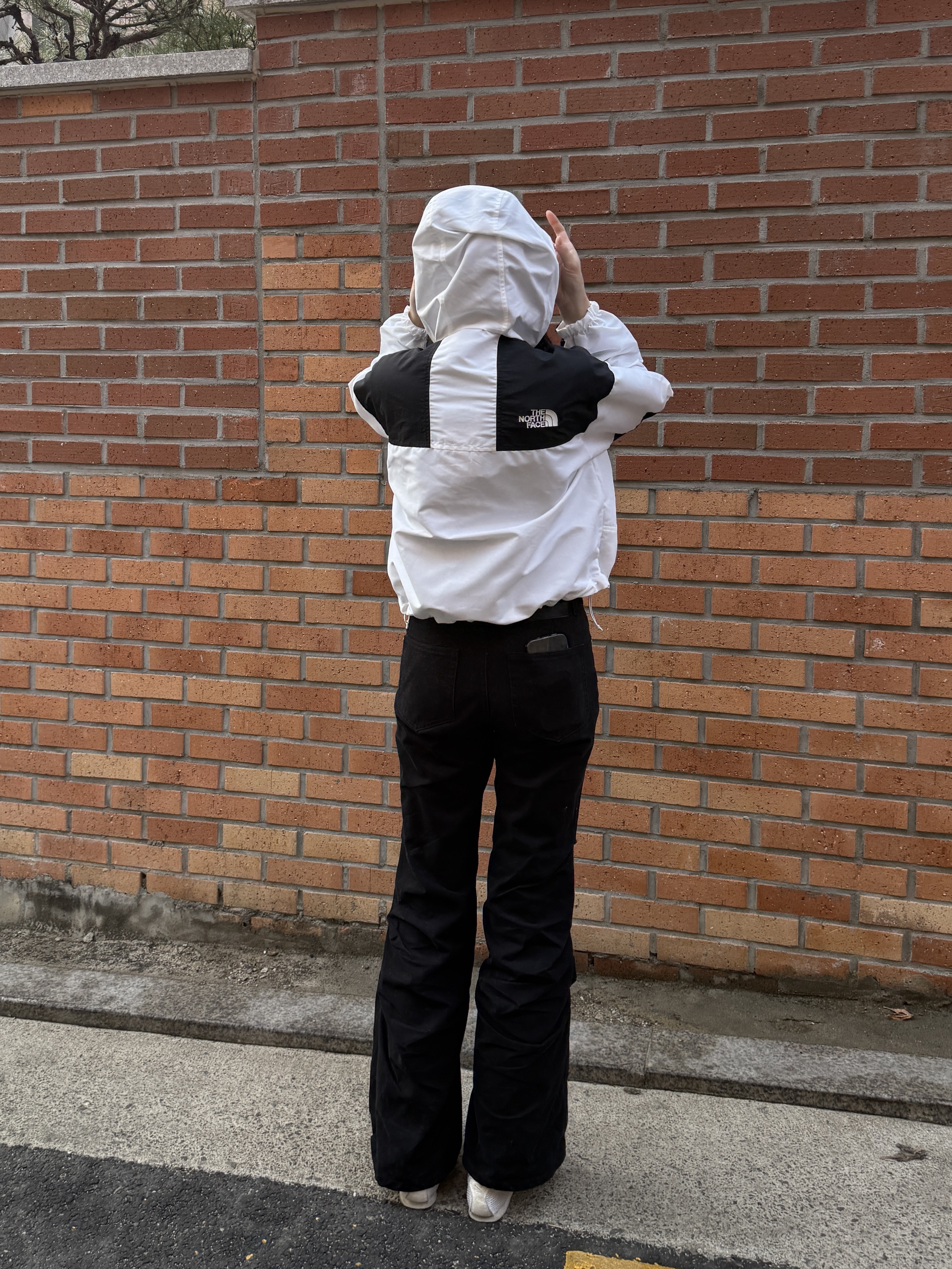 (W) The North Face Mountain Lite Jacket Off White - 25SS, The North Face Mountain Lite Jacket Off White - 25SS 착용 스타일 - 1