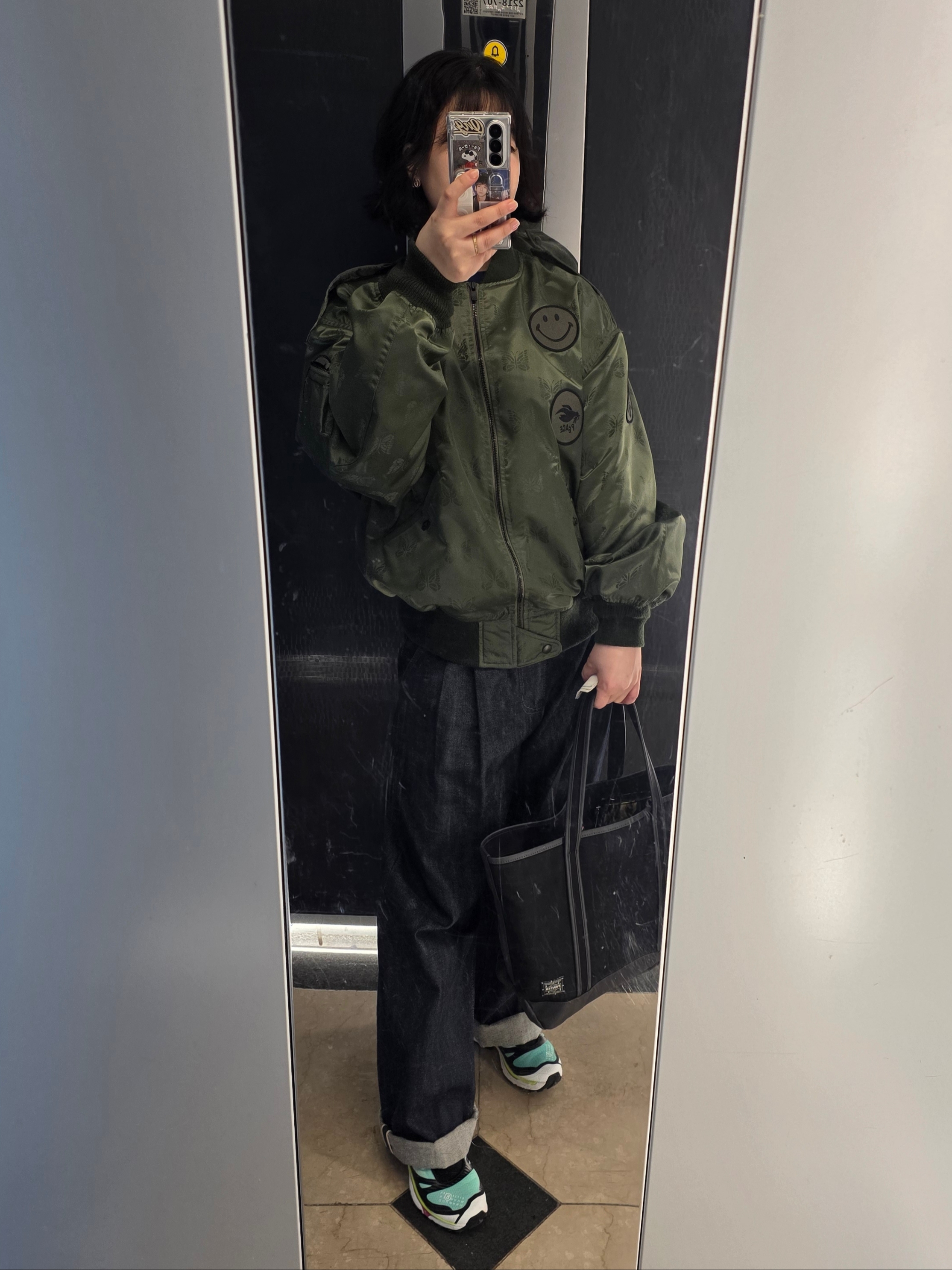 Needles L2-B Jacket Papillon JQ. Sateen Olive, Salomon x MM6 Maison Margiela XT-Marie Jeanne Ginger Electric Green 착용 스타일