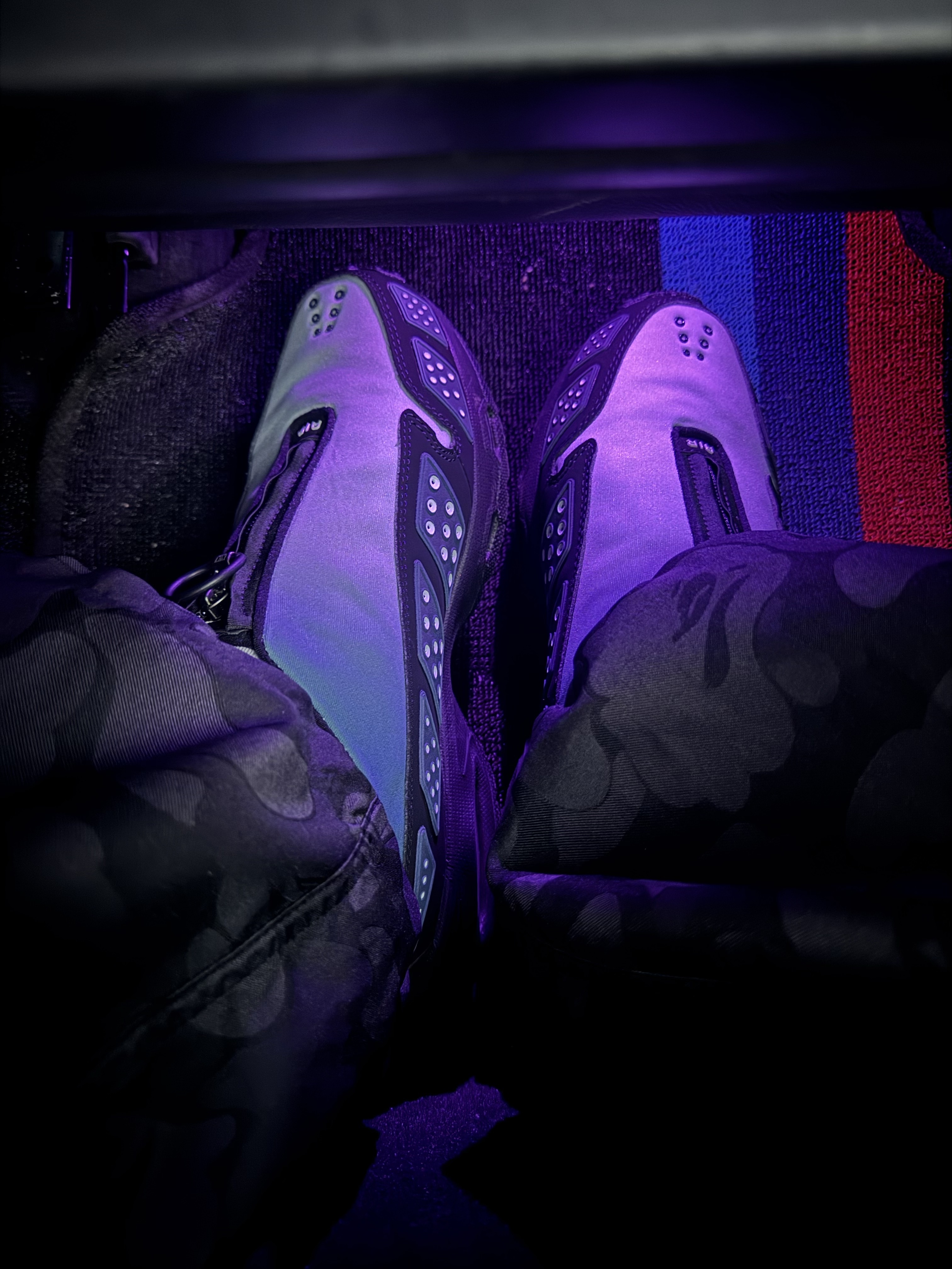 (W) Nike Air Max SNDR Grey Haze and Obsidian, Adidas x BAPE Jacquard Pants Black - KR Sizing 착용 스타일