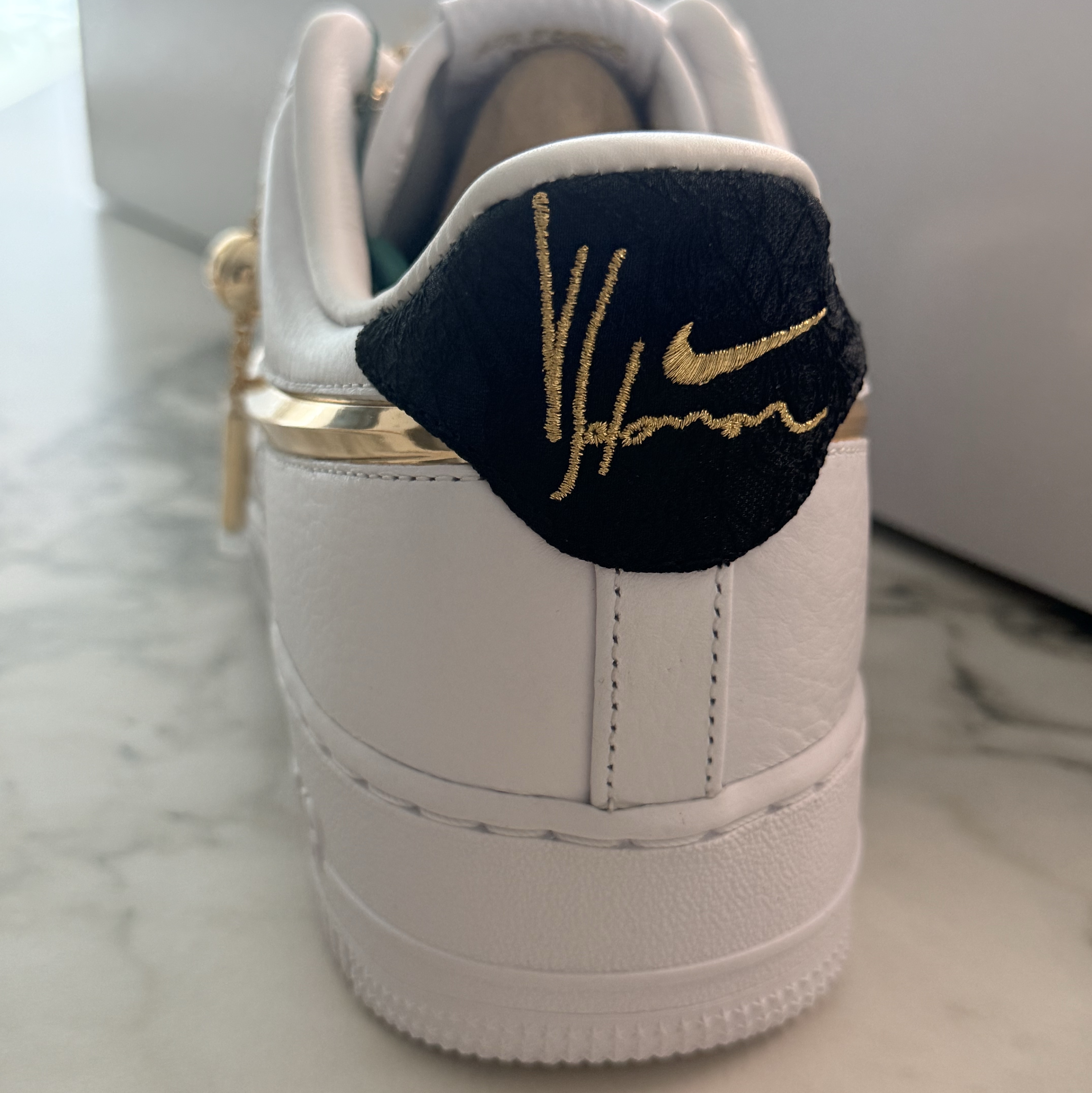 Nike x Victor Solomon Air Force 1 Low White Black 착용 스타일 - 3