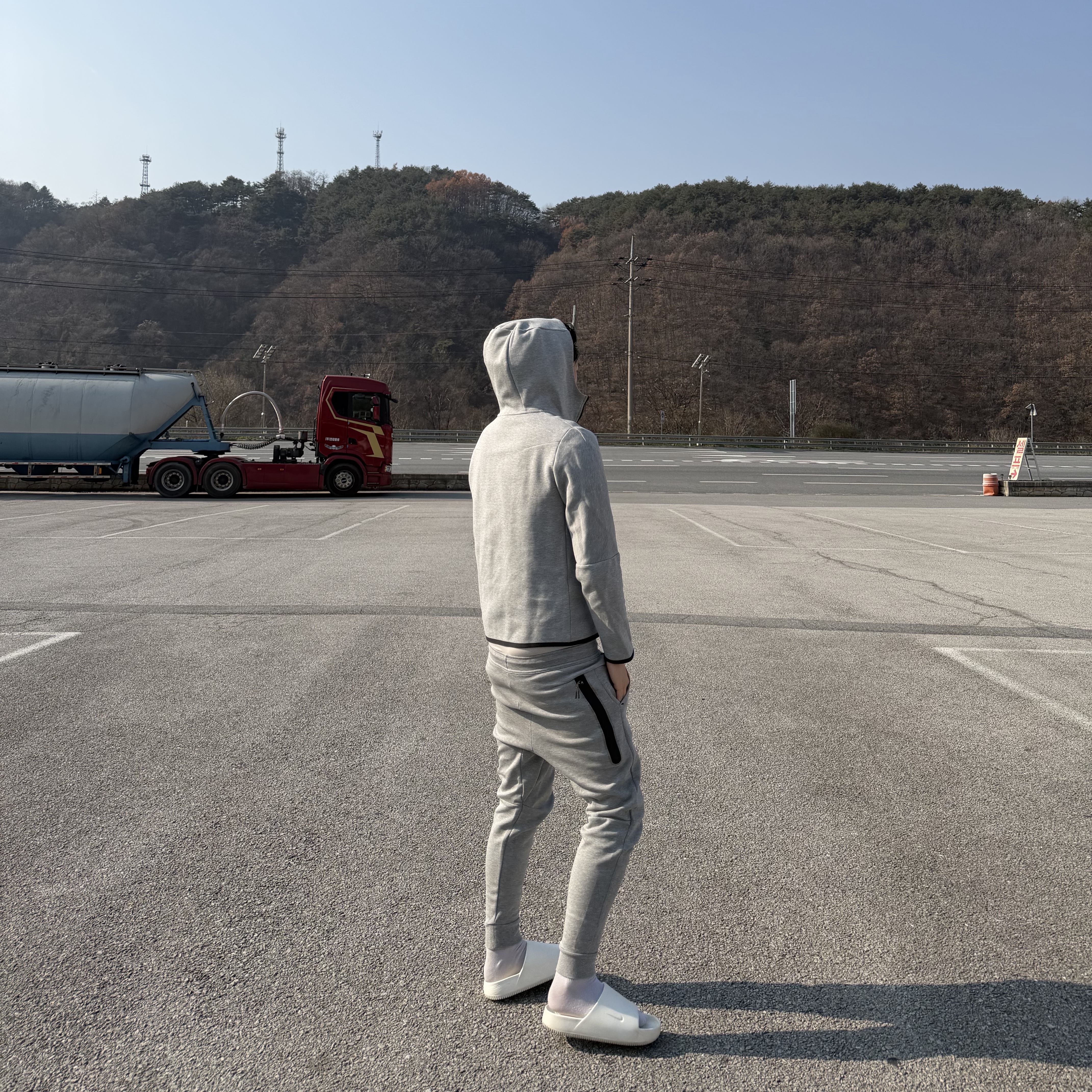 Nike Tech Fleece Full Zip Hoodie Dark Grey Heather - Asia, Nike Tech Windrunner Woven Full-Zip Jacket Black - Asia 착용 스타일 - 5