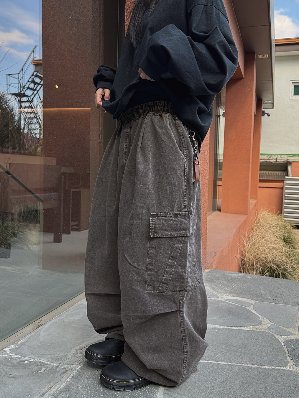 Dr. Martens Reeder Wyoming Leather Utility Shoes Black 착용 스타일 - 2