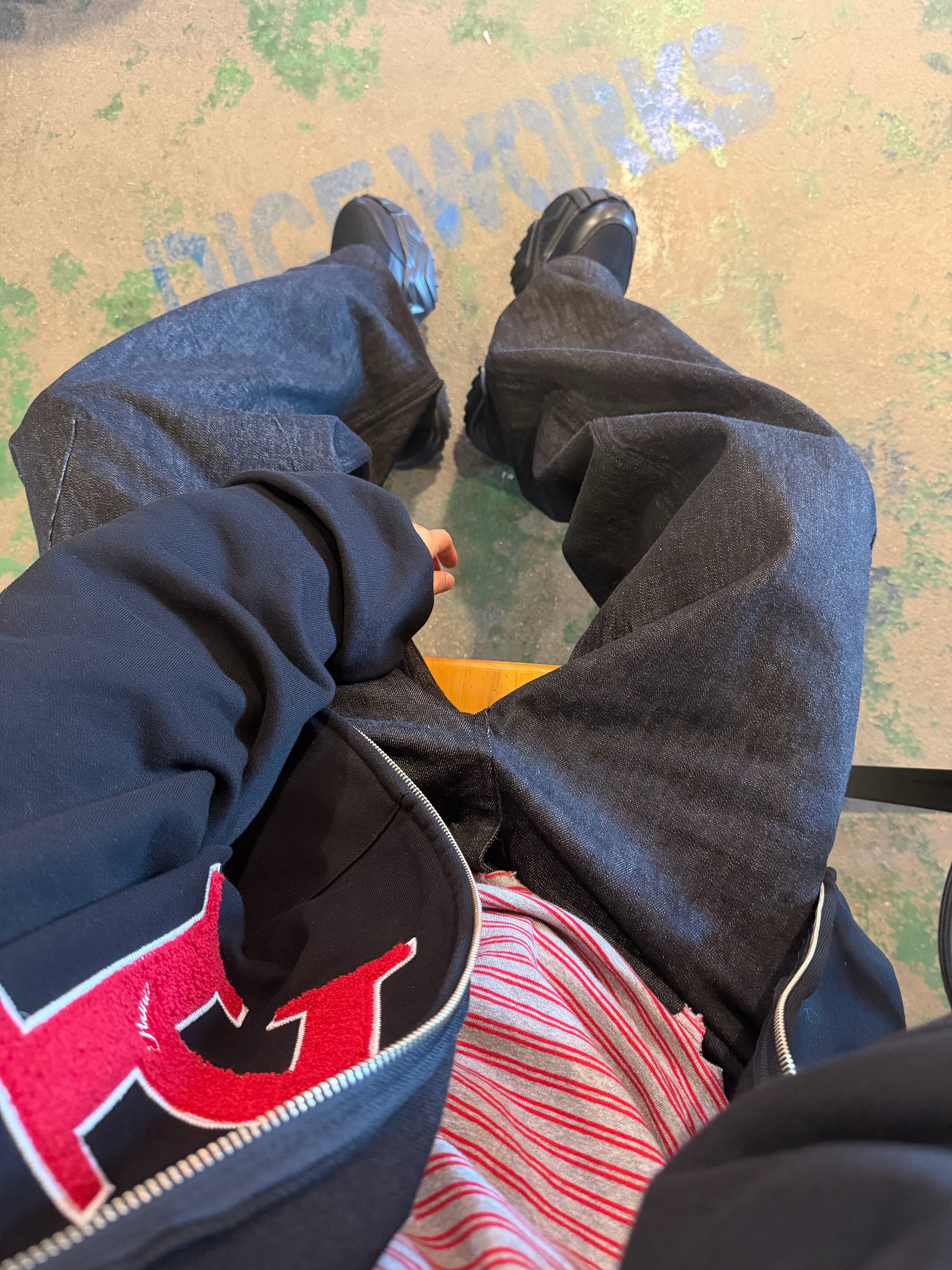 Hono Report H Boucle Hooded Zip-up Red Patch, Farfromwhat Far Selvedge Wide Jeans 착용 스타일 - 9