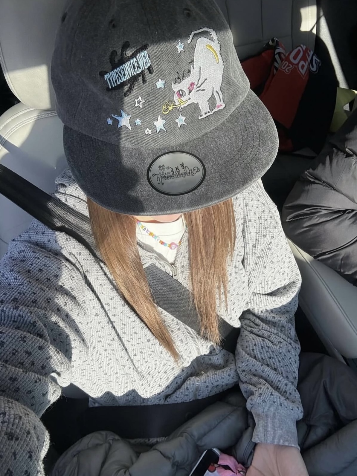 Sunlove Hooded Fly Light Down Jacket Grey 착용 스타일