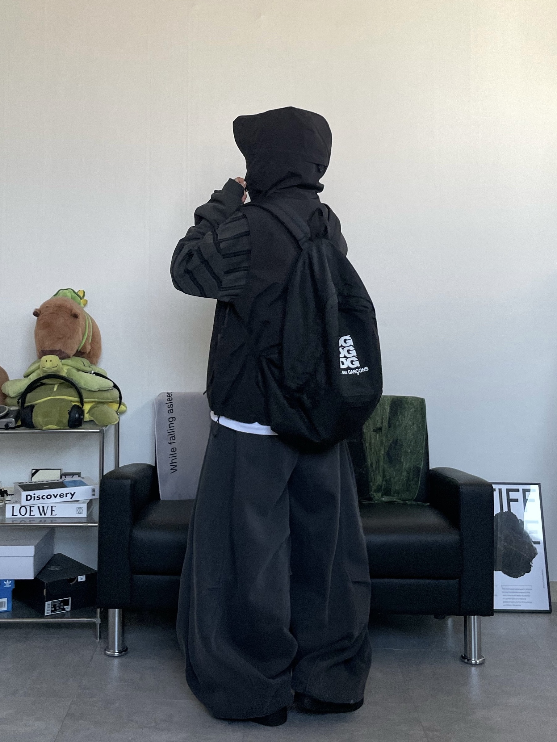 CDG Backpack Black 착용 스타일 - 3