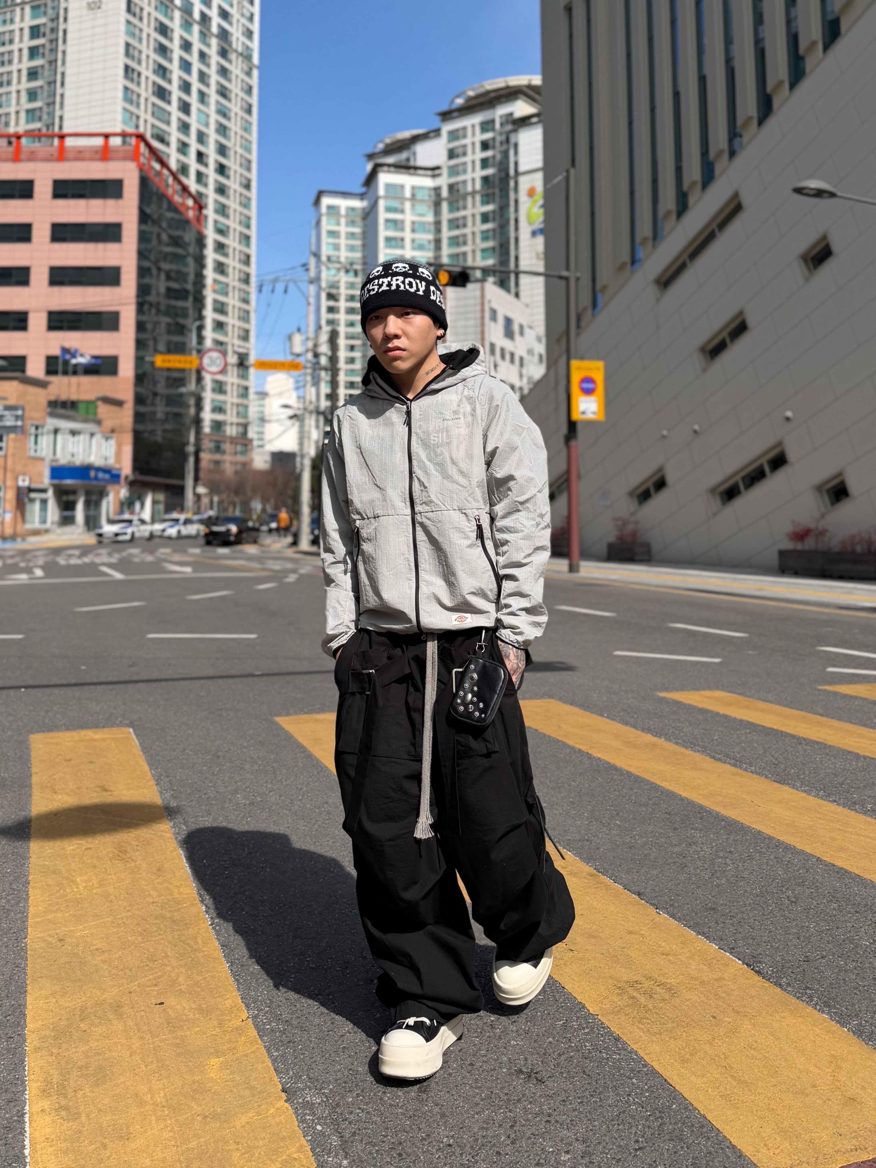 Rick Owens Mega Bumper Sneakers Black Milk, Rick Owens Mega Bumper Sneakers Black Milk 착용 스타일 - 4
