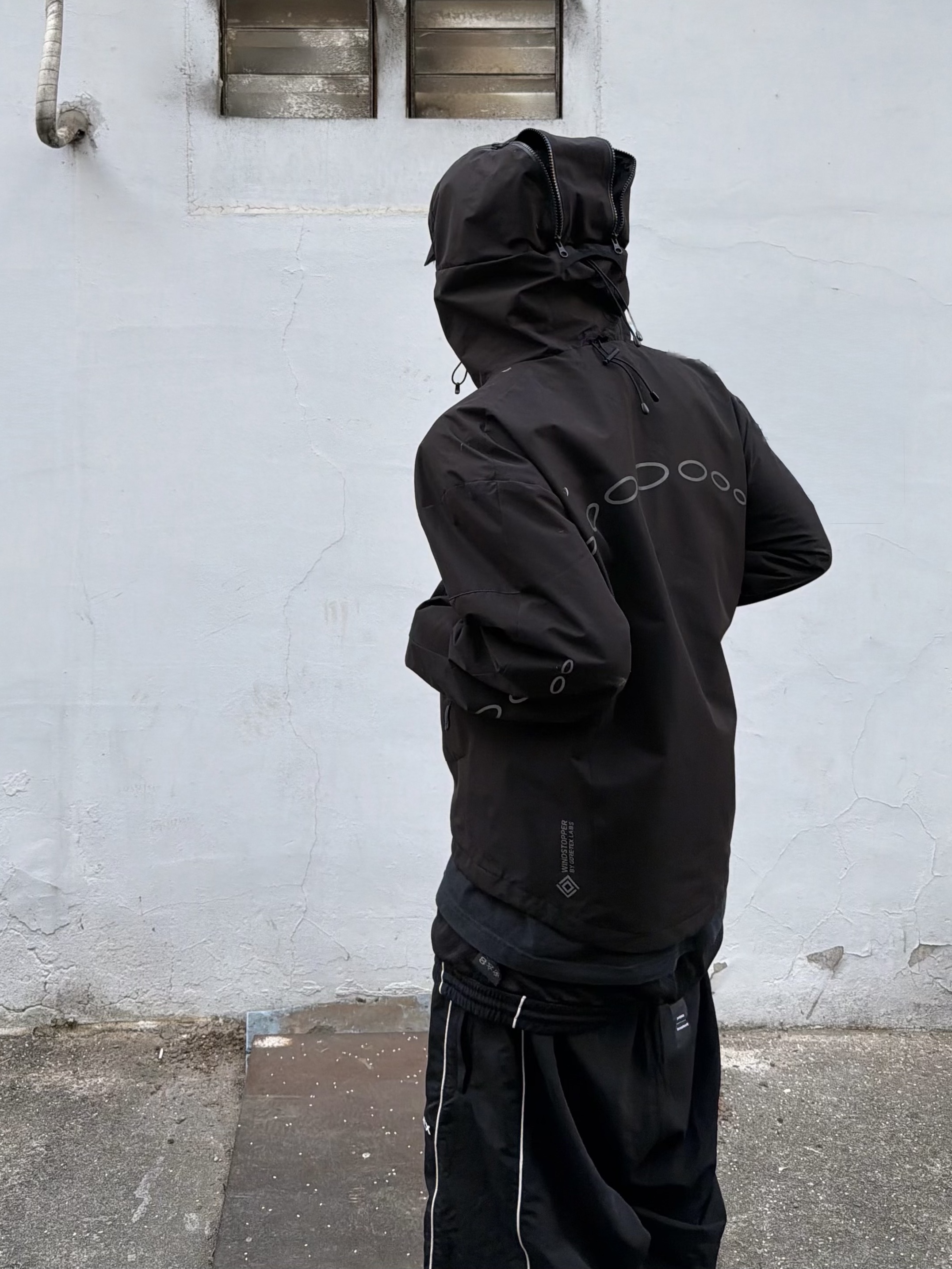 SOHC Lightweight Windbreaker_11VSJ104 Charcoal, Protocol Index Folded Waist Track Pants Black 착용 스타일 - 3