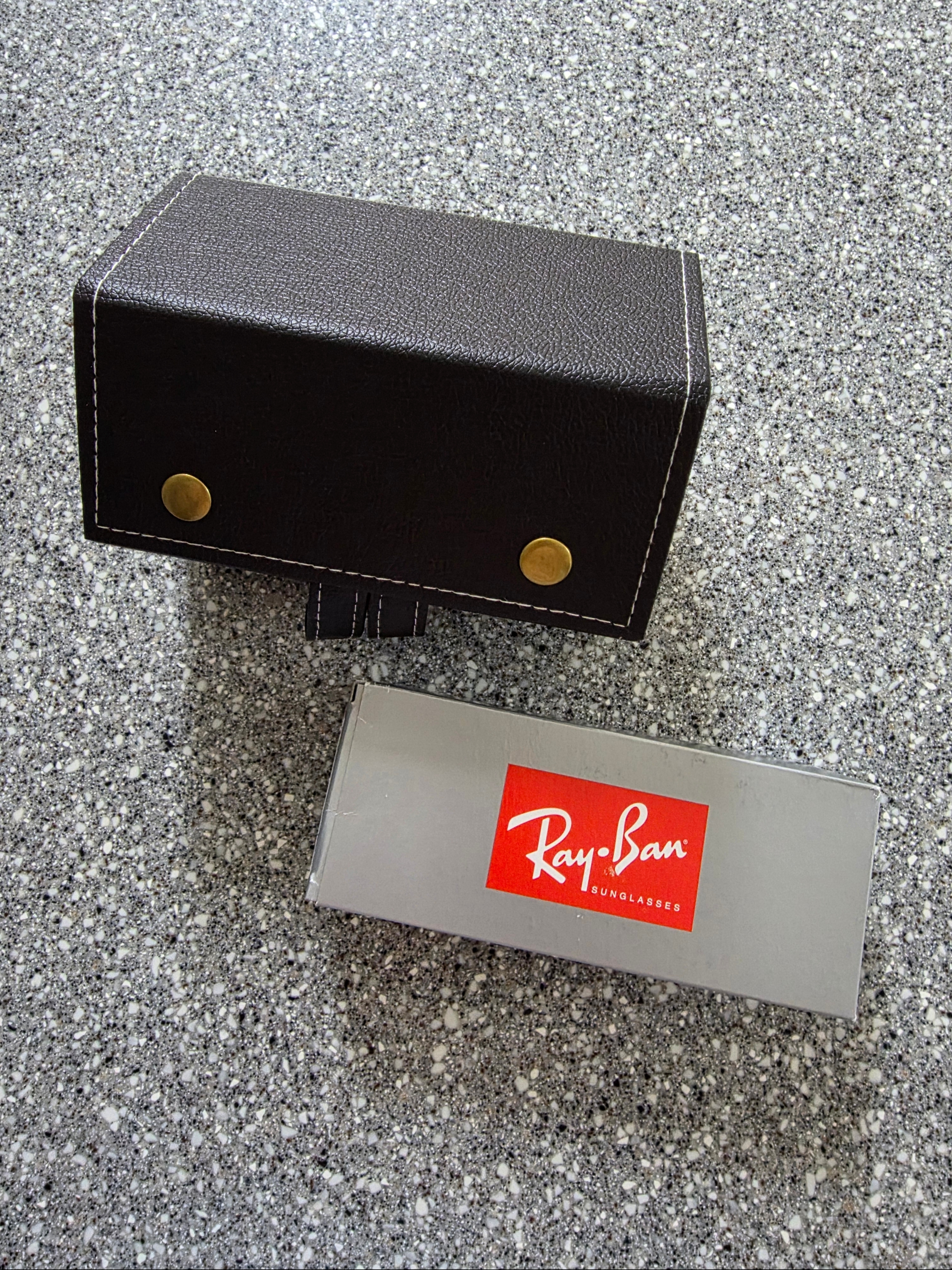 Ray-Ban Original Wayfarer Classic Polished Black Frame Green Classic G-15 Lenses Low Bridge Fit 착용 스타일 - 3