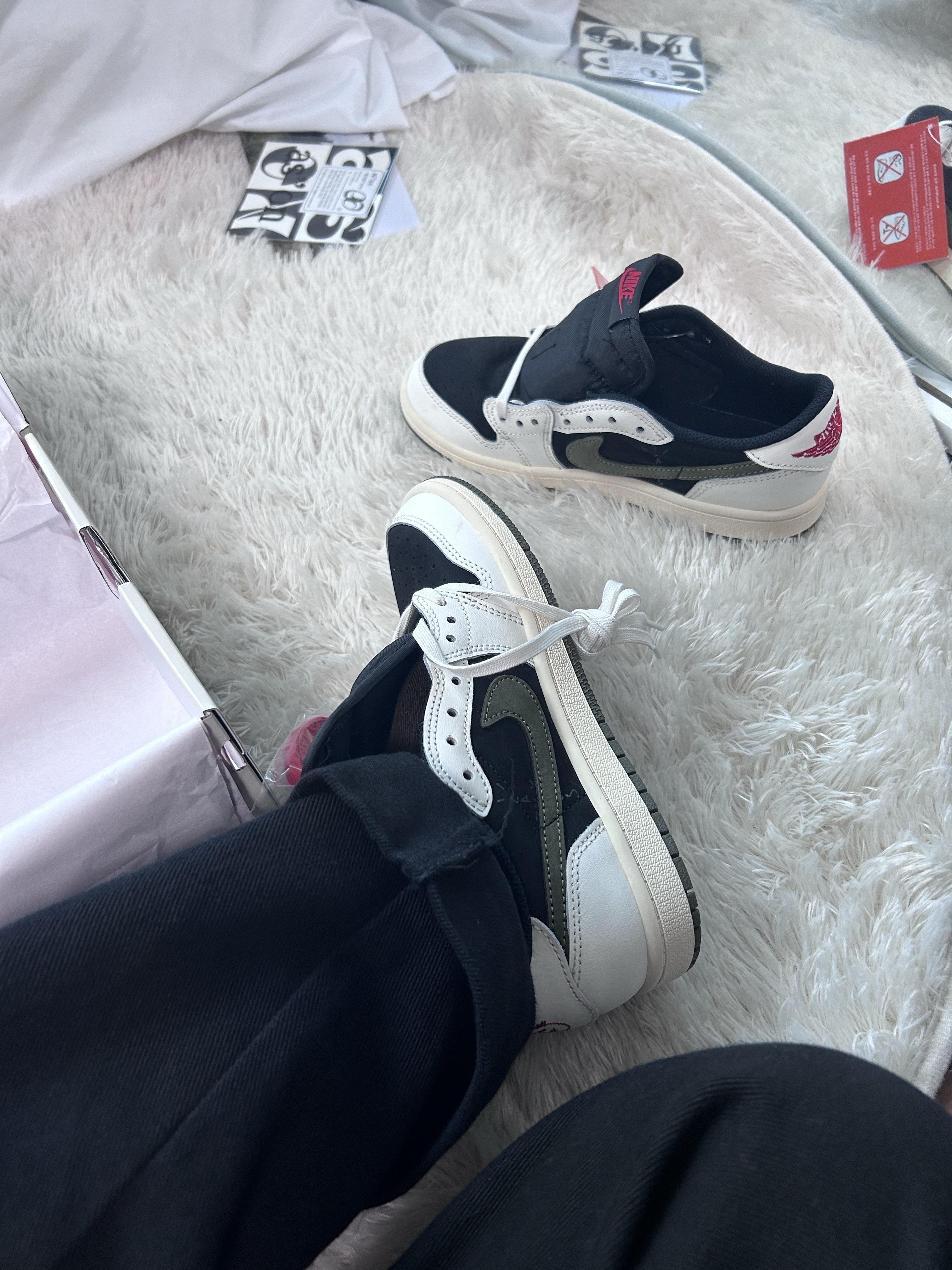 (W) Jordan 1 x Travis Scott Retro Low OG SP Medium Olive, (PS) Jordan 1 x Travis Scott Retro Low OG SP Medium Olive 착용 스타일
