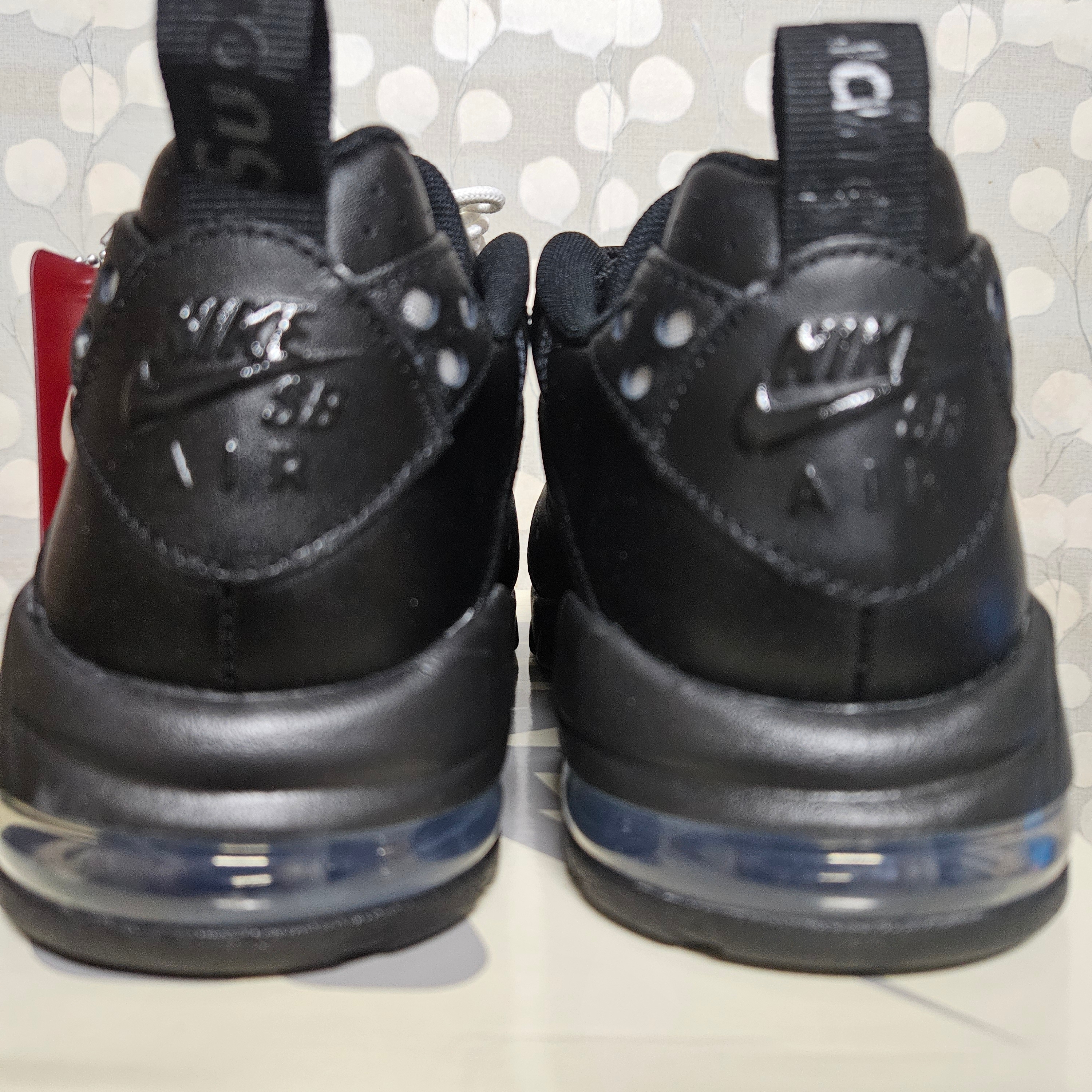 Nike x Supreme SB Air Max 2 CB 94 Low Black Metallic Silver Black 착용 스타일 - 3