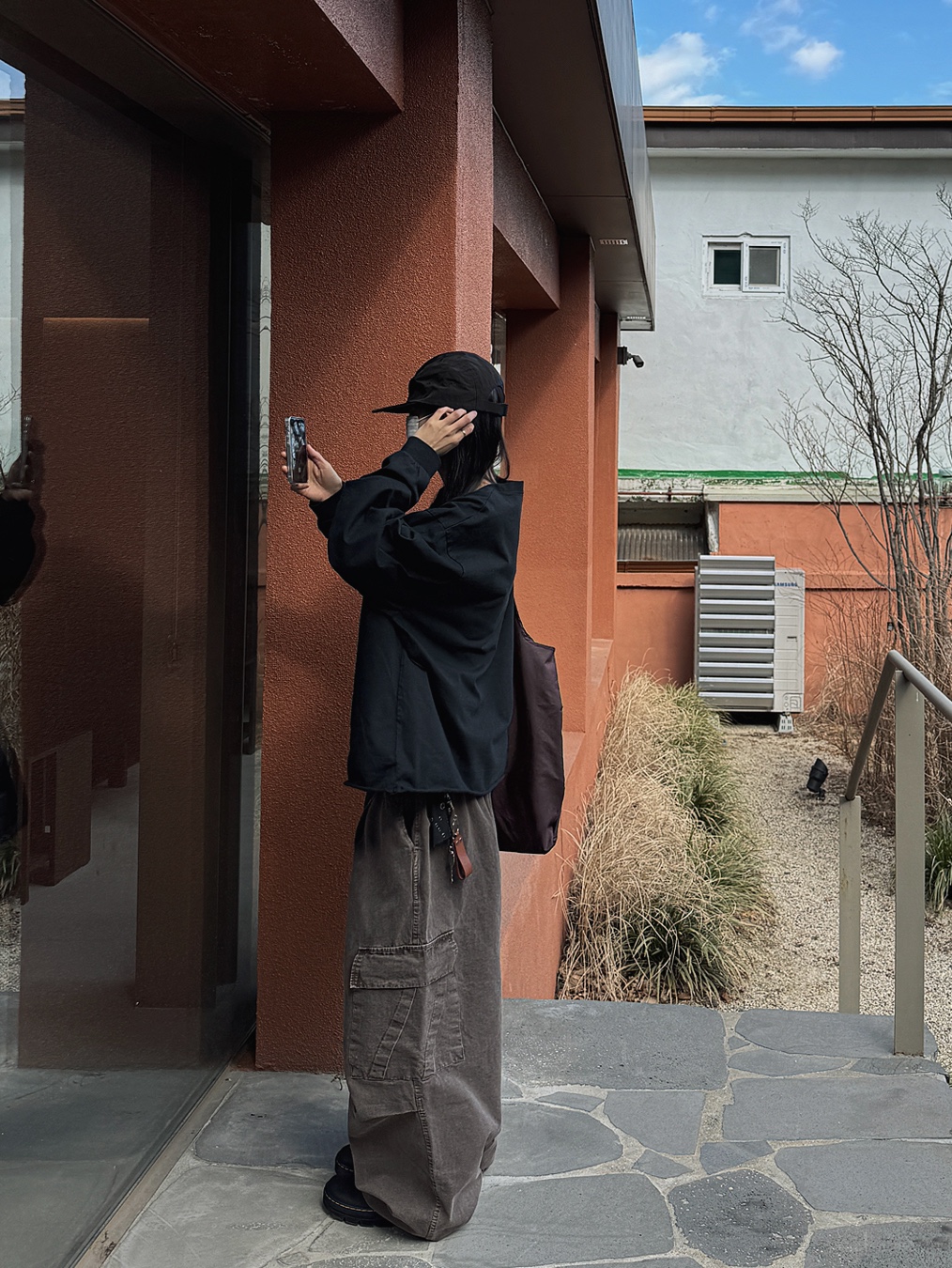 Dr. Martens Reeder Wyoming Leather Utility Shoes Black 착용 스타일 - 1