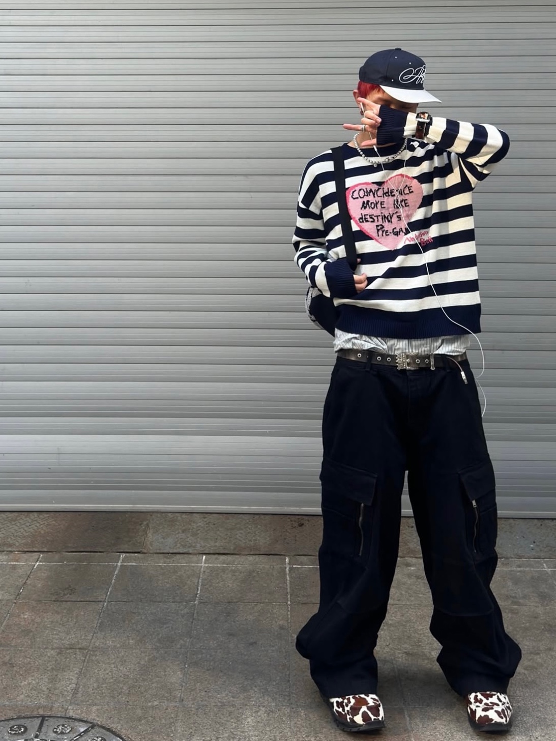 AX CONNECTION Tactical Cargo Washed Wide Denim Pants 착용 스타일 - 1