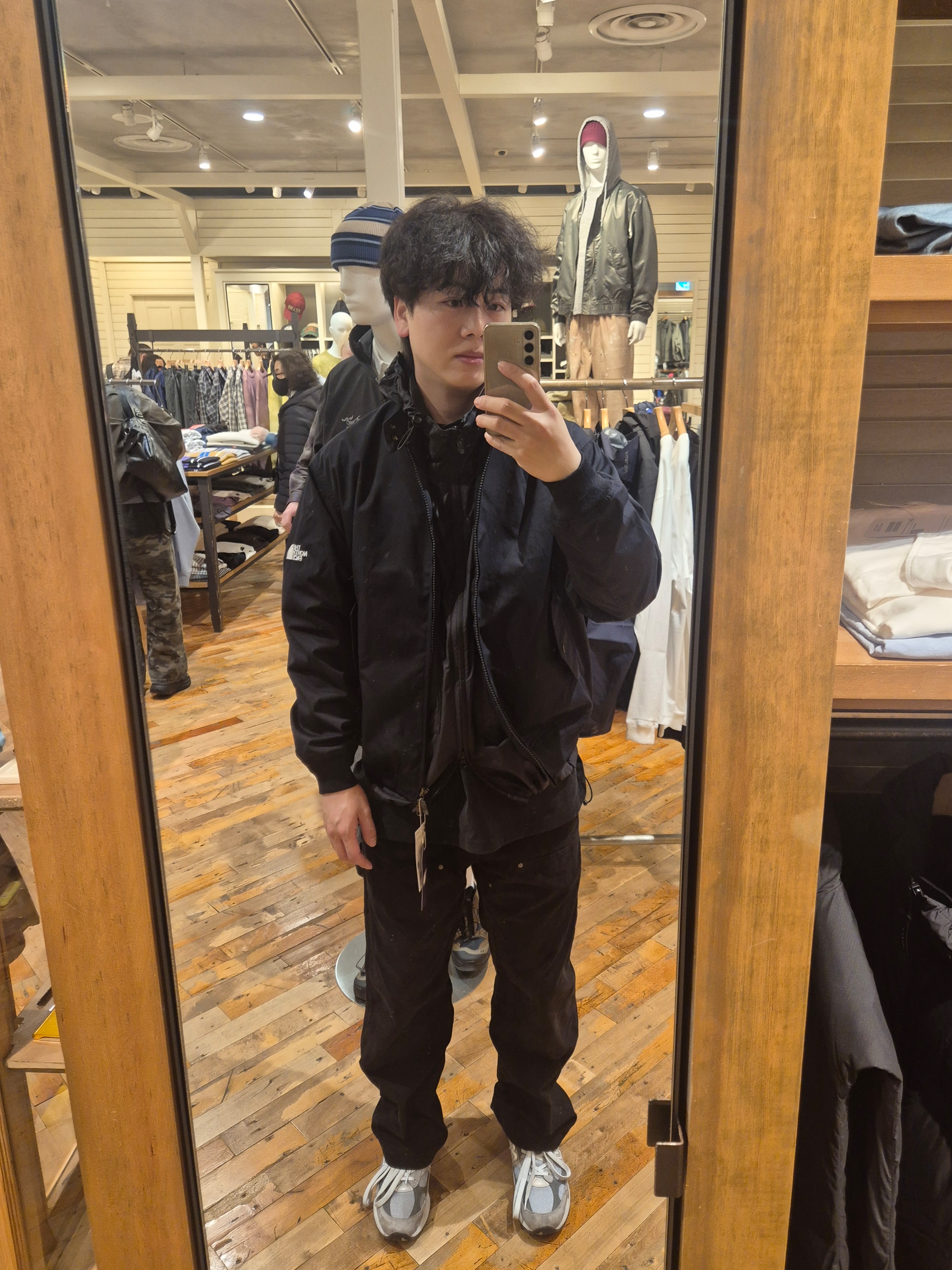 The North Face Purple Label x Beams Field Jacket Black, New Balance 992 Made in USA Grey - D Standard 착용 스타일