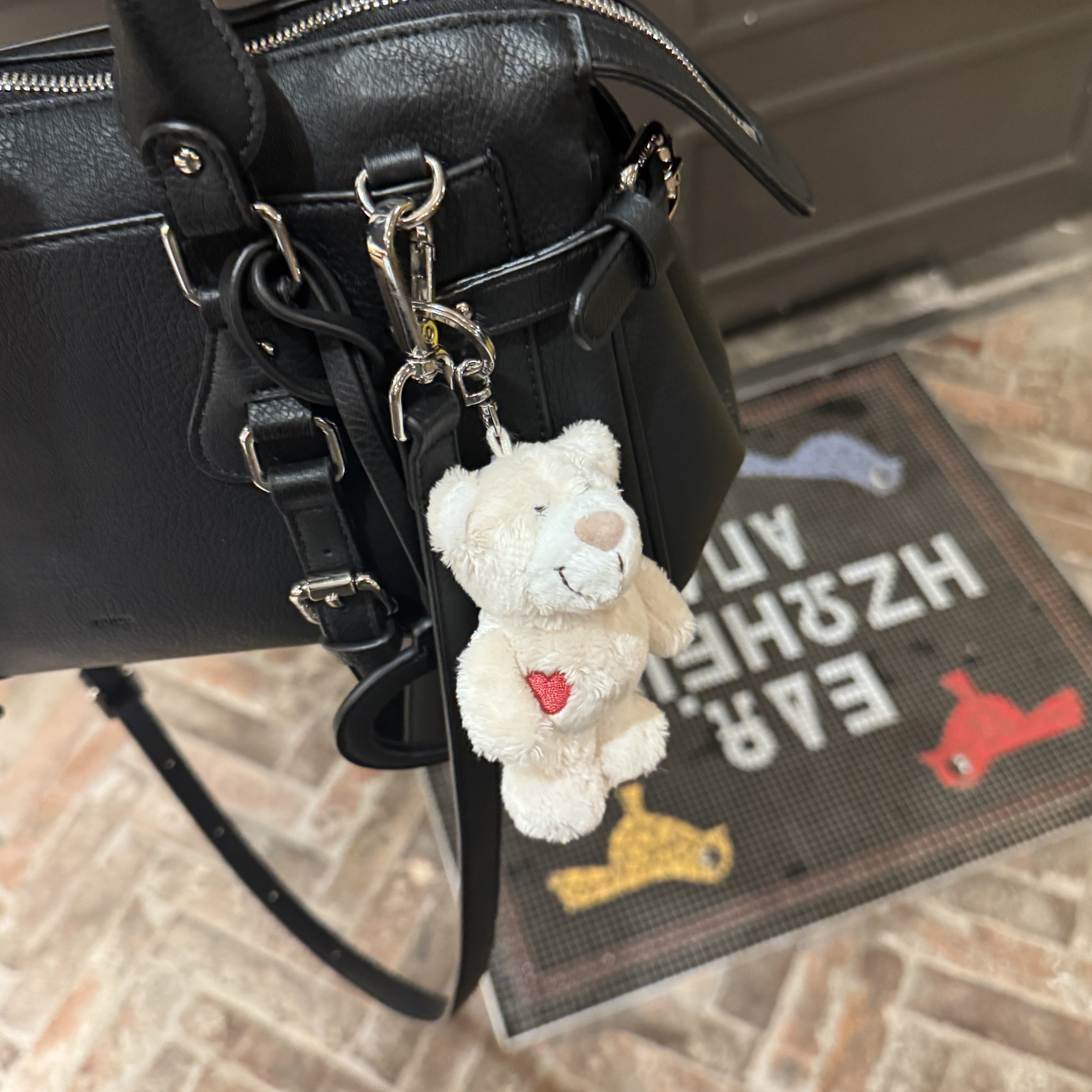 [KREAM 단독] NICI Love bear cream 10cm bb 착용 스타일 - 2