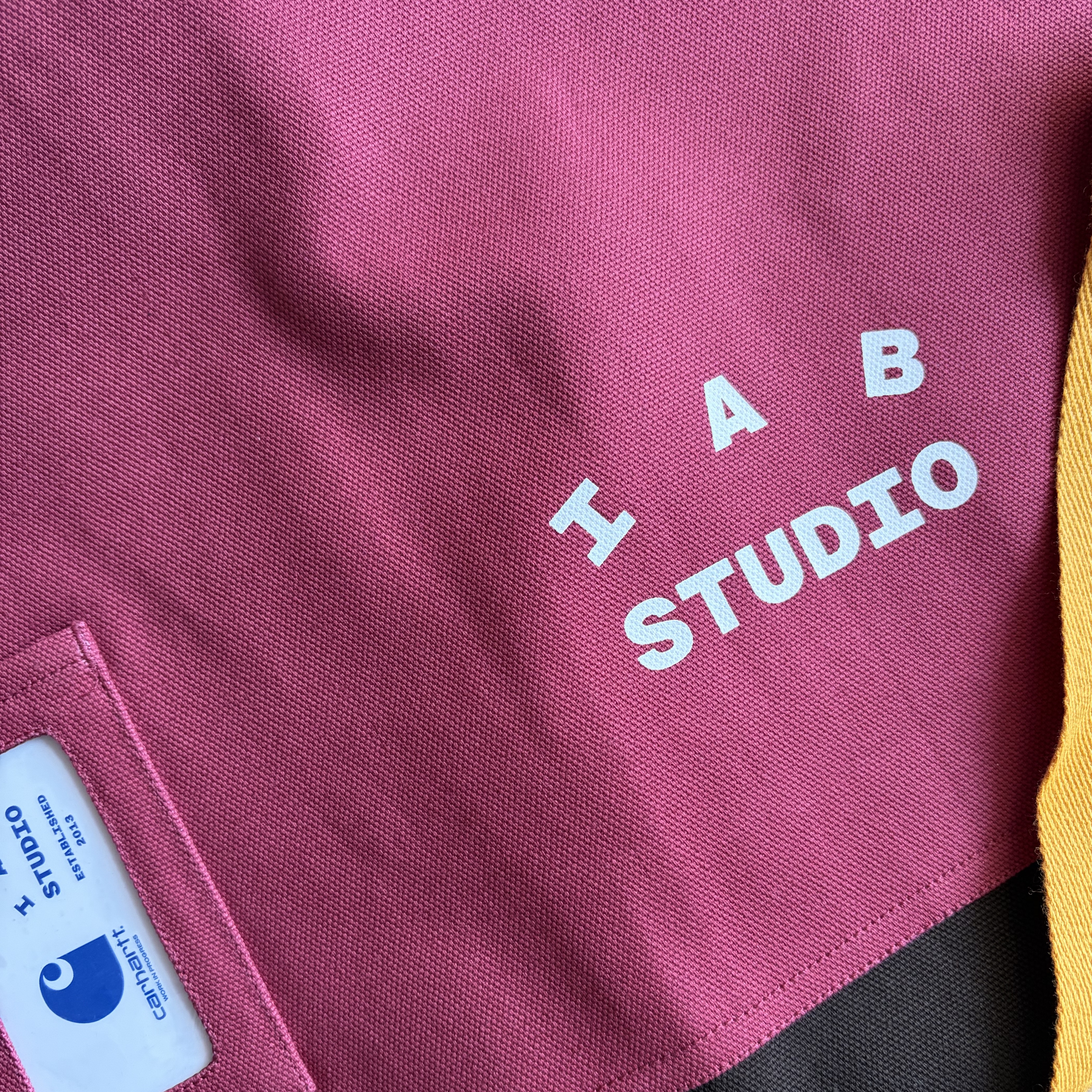 Carhartt WIP x IAB Studio Canvas Apron Tobacco 착용 스타일