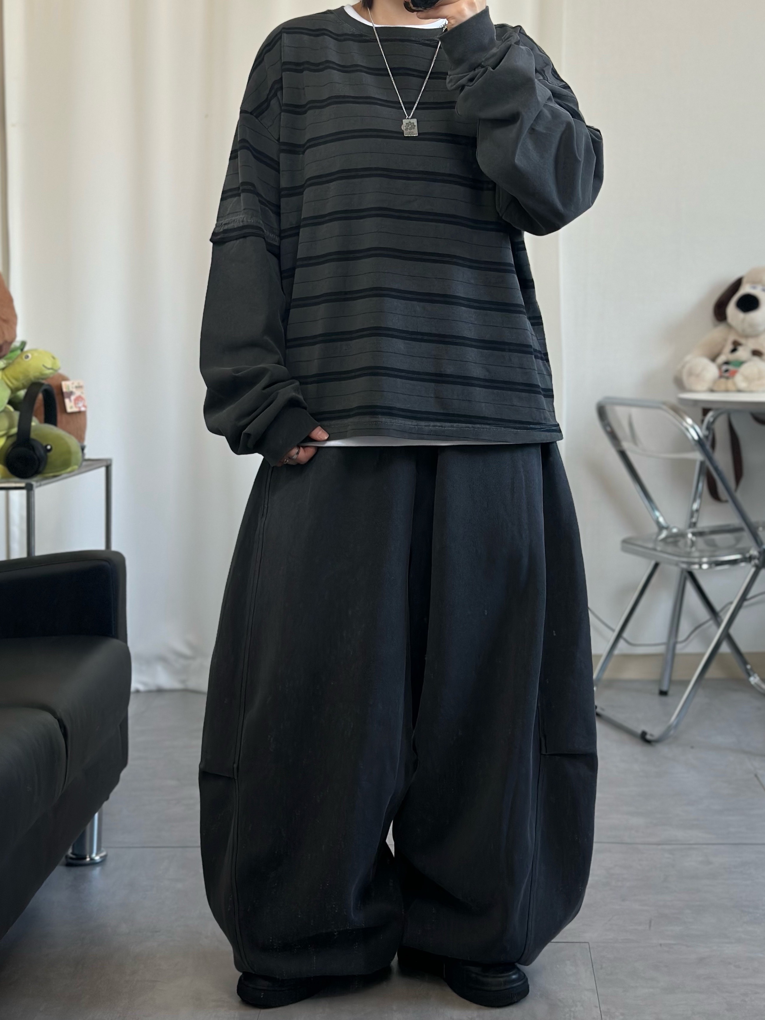 (W) Nike Air Force 1 '07 Low Triple Black 착용 스타일 - 2