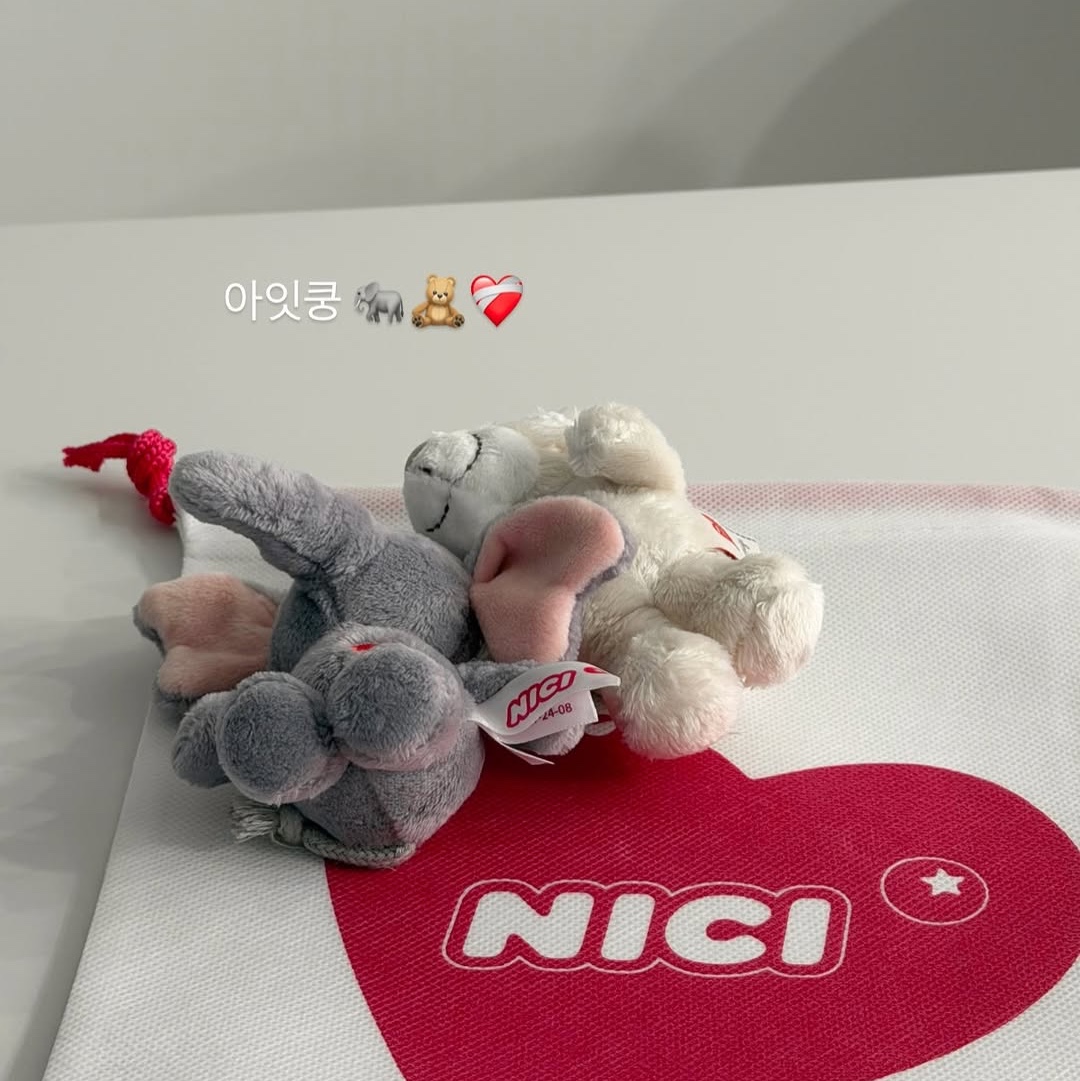 [KREAM 단독] NICI Keyholder Love elephant dark grey 10cm GREEN, [KREAM 단독] NICI Love bear cream 10cm bb 착용 스타일 - 2
